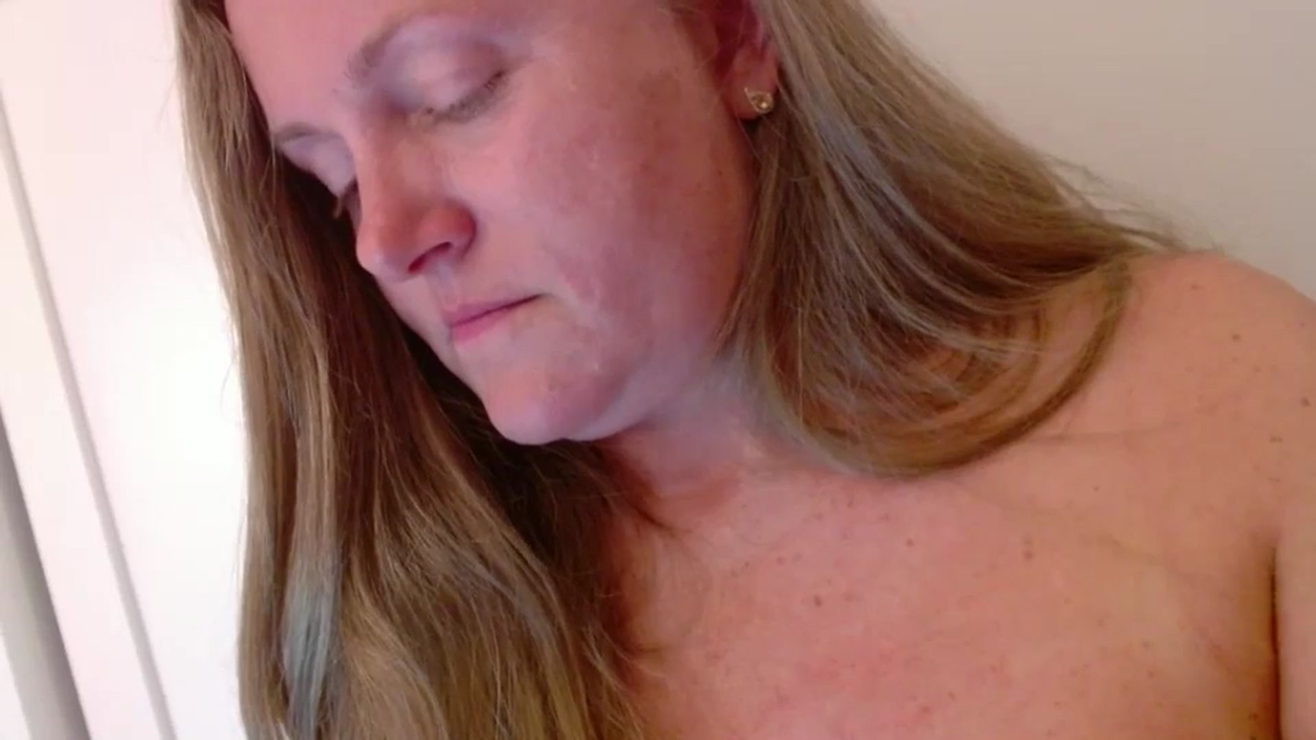 Gallery image thumbnail from JustLily's myfreecams stream on, 08/18/2025, 23:56 image 7 of 20