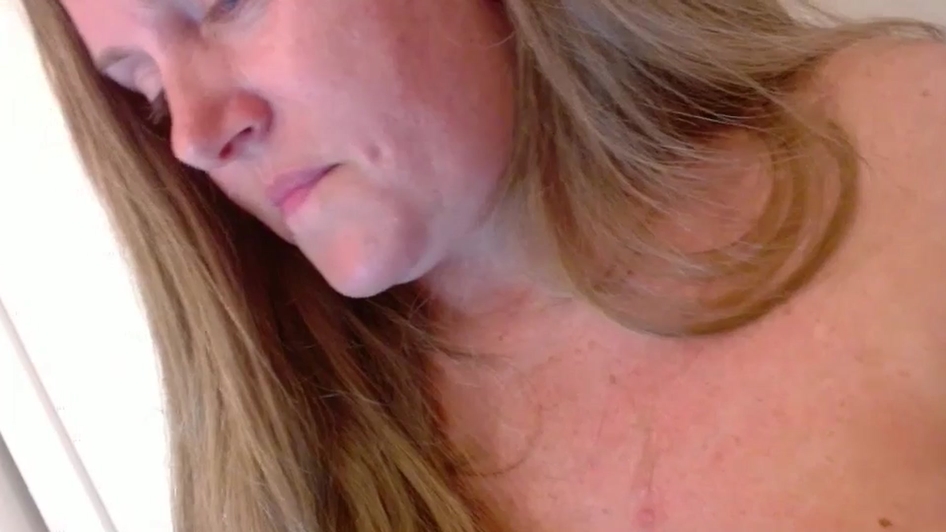 Gallery image thumbnail from JustLily's myfreecams stream on, 08/18/2025, 23:56 image 16 of 20