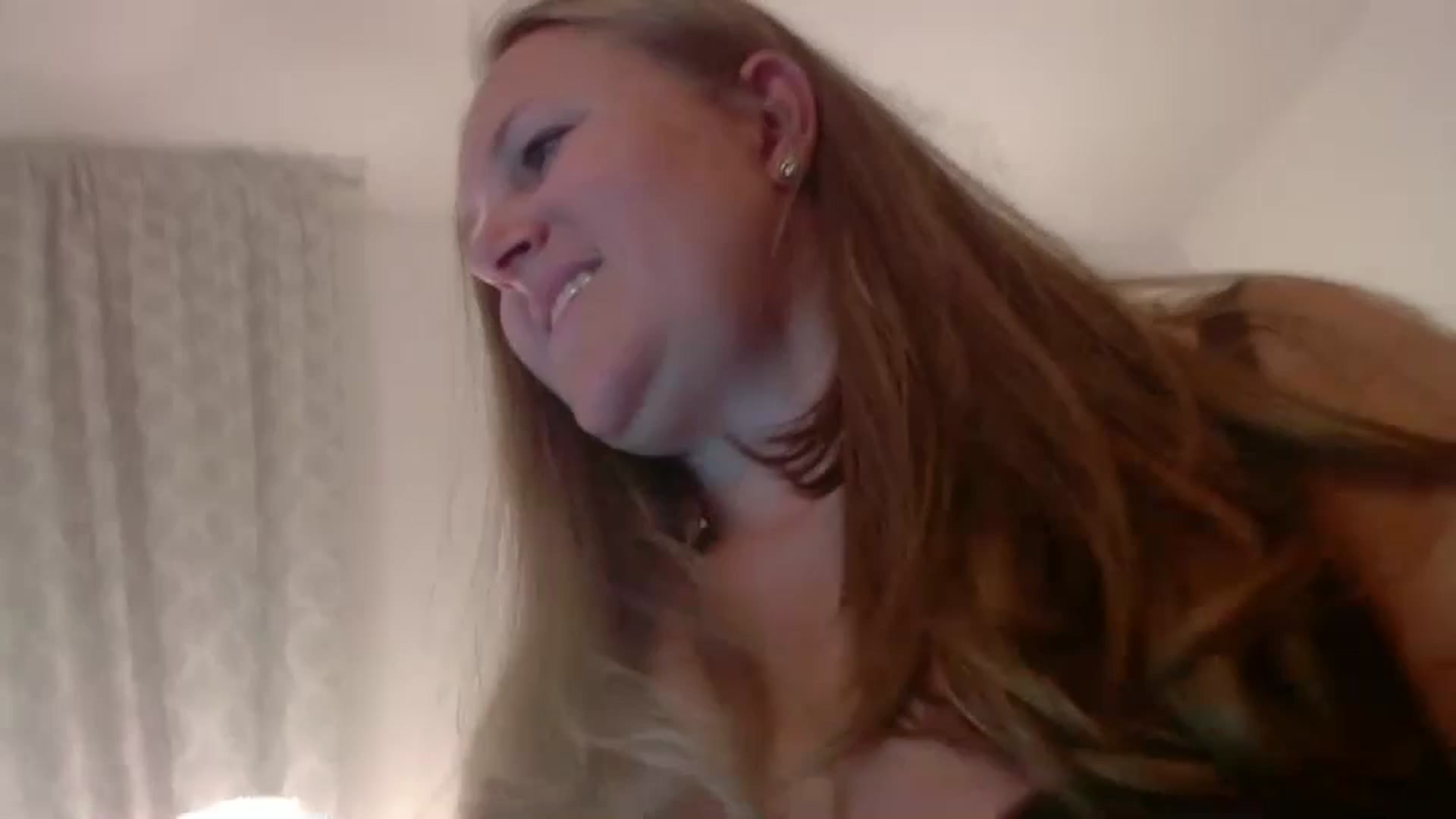 Gallery image thumbnail from JustLily's myfreecams stream on, 08/25/2025, 23:26 image 15 of 20