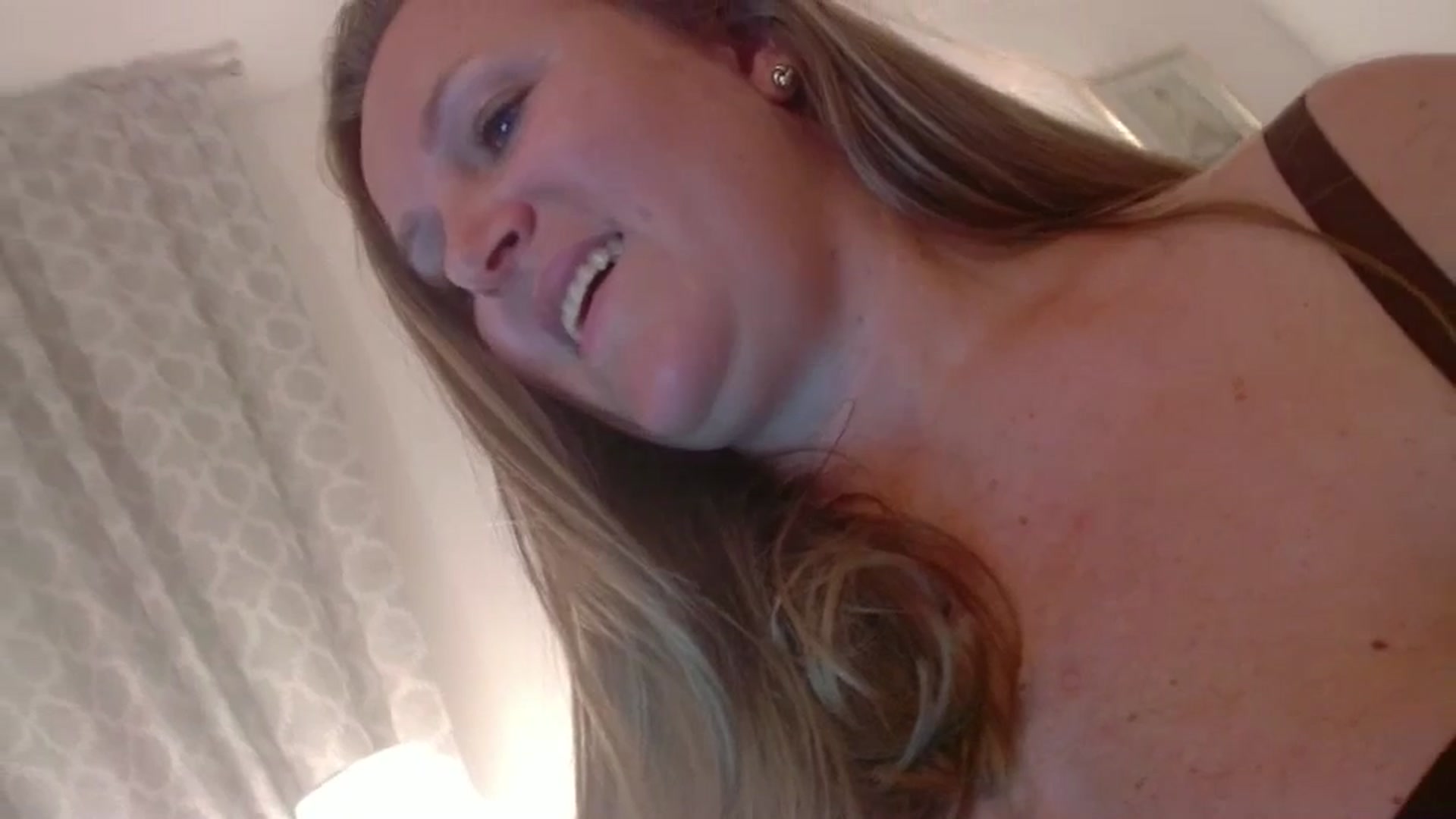 Gallery image thumbnail from JustLily's myfreecams stream on, 08/25/2025, 23:26 image 8 of 20