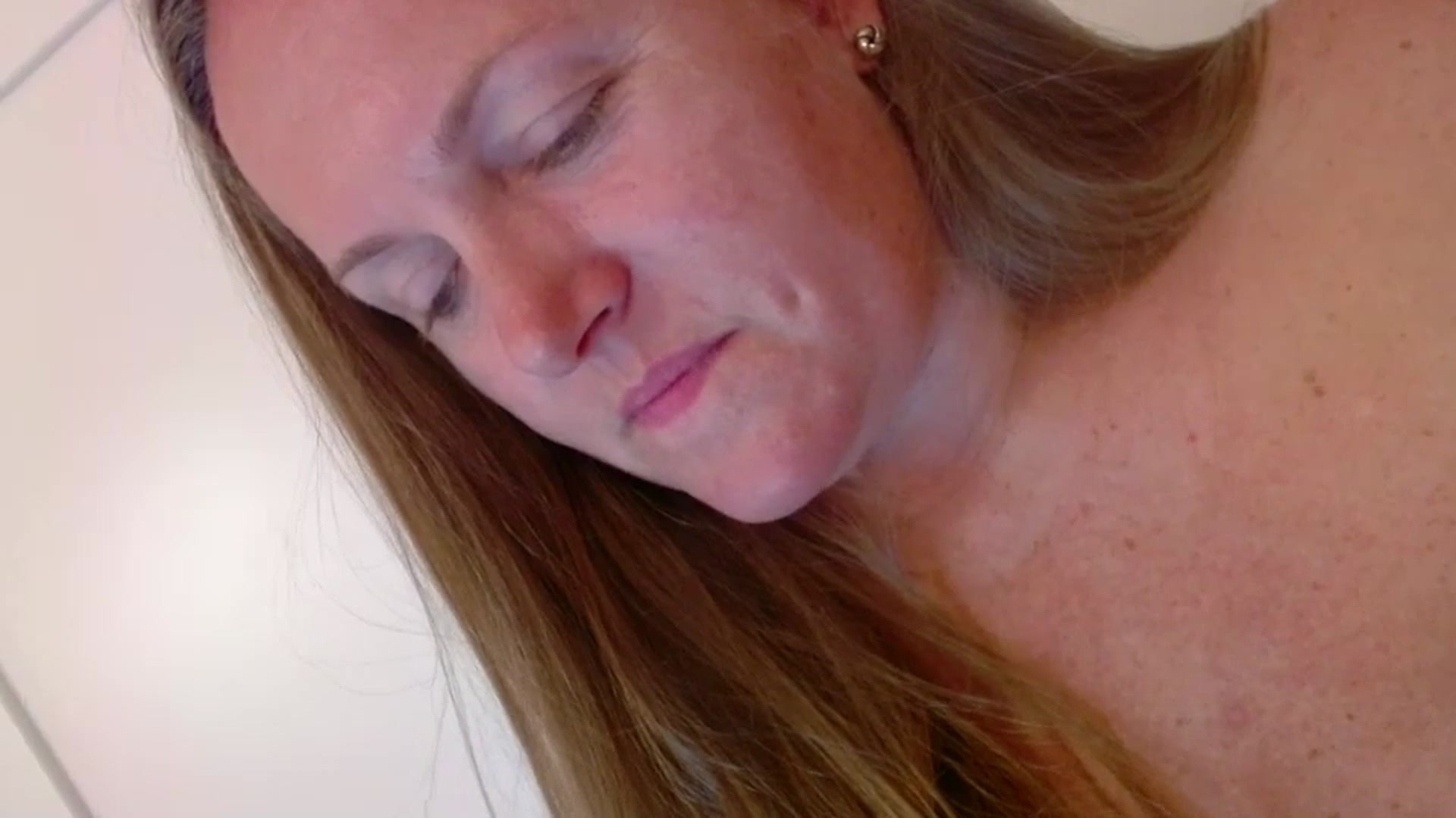 Gallery image thumbnail from JustLily's myfreecams stream on, 08/30/2025, 24:14 image 18 of 20