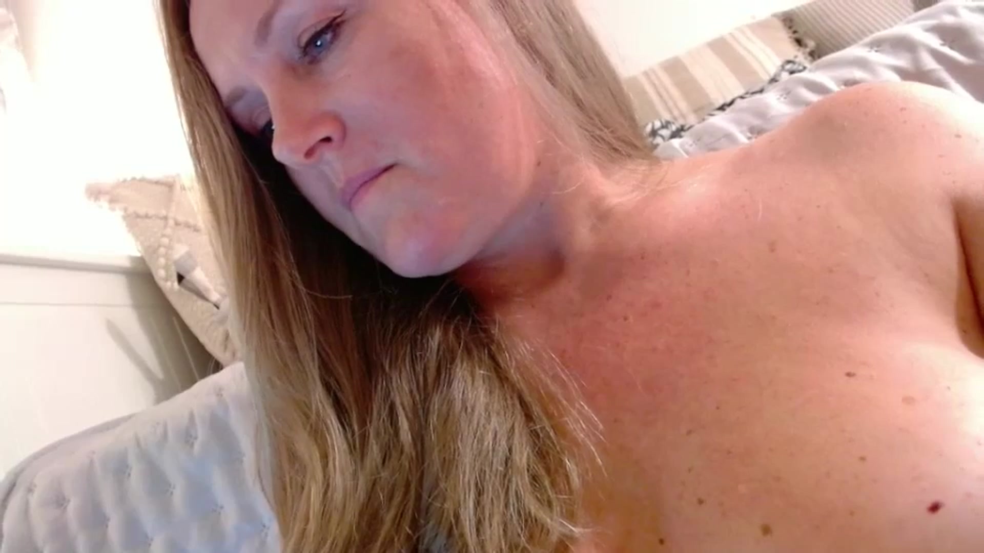 Gallery image thumbnail from JustLily's myfreecams stream on, 09/03/2025, 22:58 image 6 of 20
