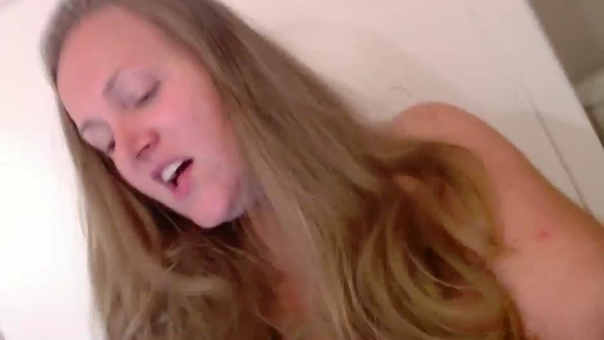 Gallery image thumbnail from JustLily's myfreecams stream on, 09/08/2025, 23:13 image 2 of 20