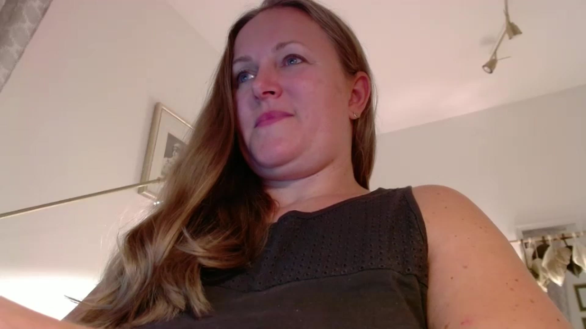 Gallery image thumbnail from JustLily's myfreecams stream on, 09/16/2025, 23:02 image 13 of 20