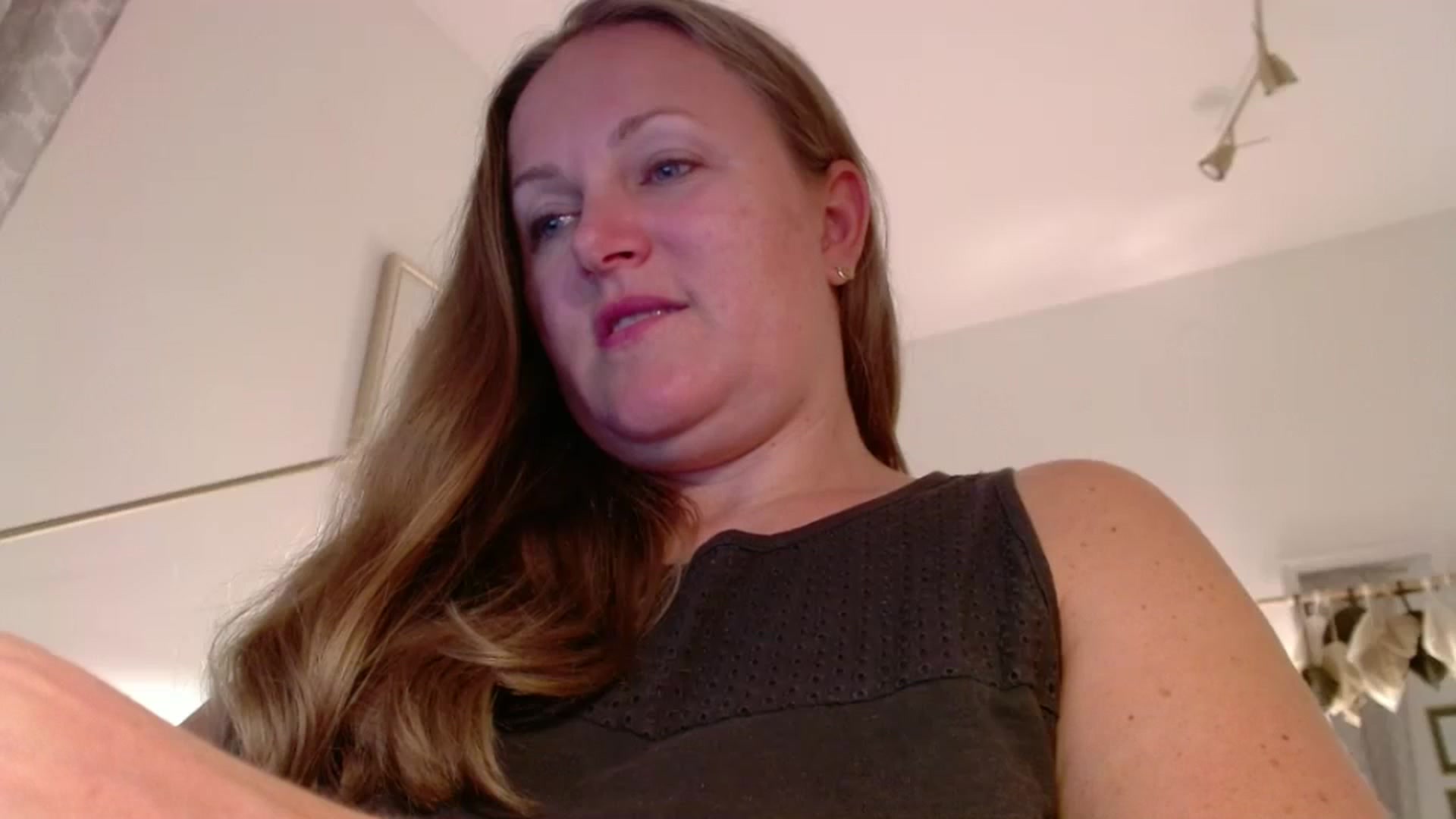 Gallery image thumbnail from JustLily's myfreecams stream on, 09/16/2025, 23:02 image 16 of 20