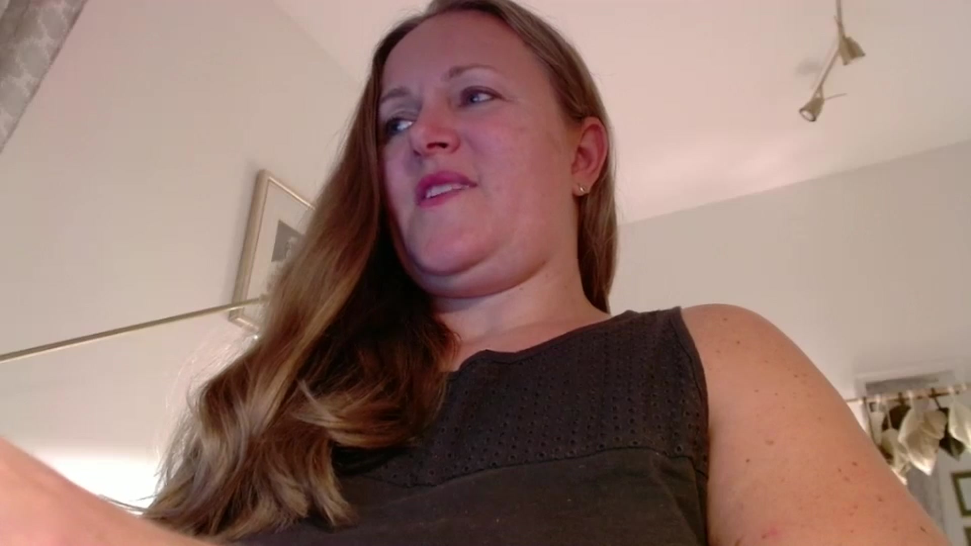 Gallery image thumbnail from JustLily's myfreecams stream on, 09/16/2025, 23:02 image 14 of 20