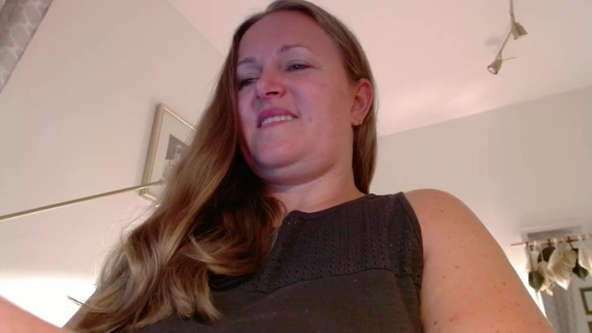 Gallery image thumbnail from JustLily's myfreecams stream on, 09/16/2025, 23:02 image 15 of 20