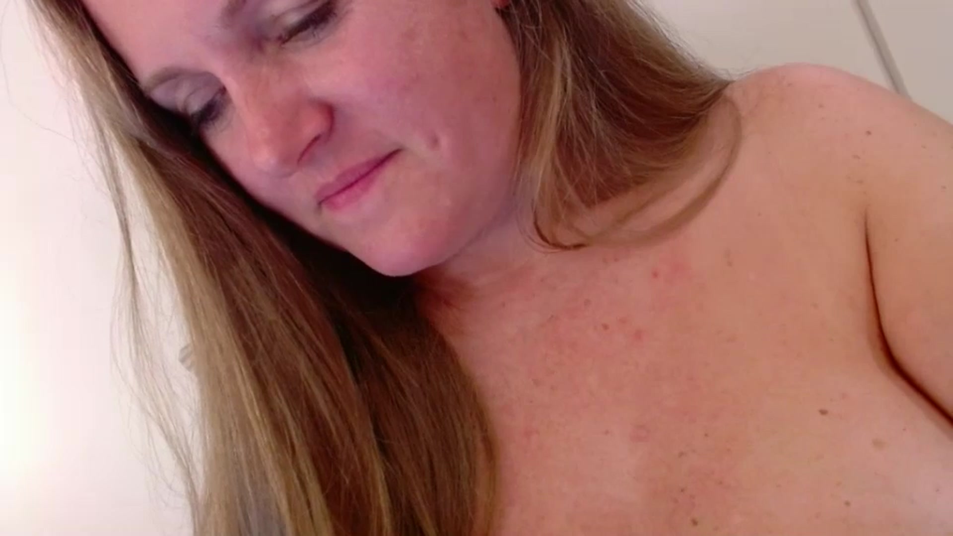 Gallery image thumbnail from JustLily's myfreecams stream on, 09/20/2025, 22:27 image 12 of 20