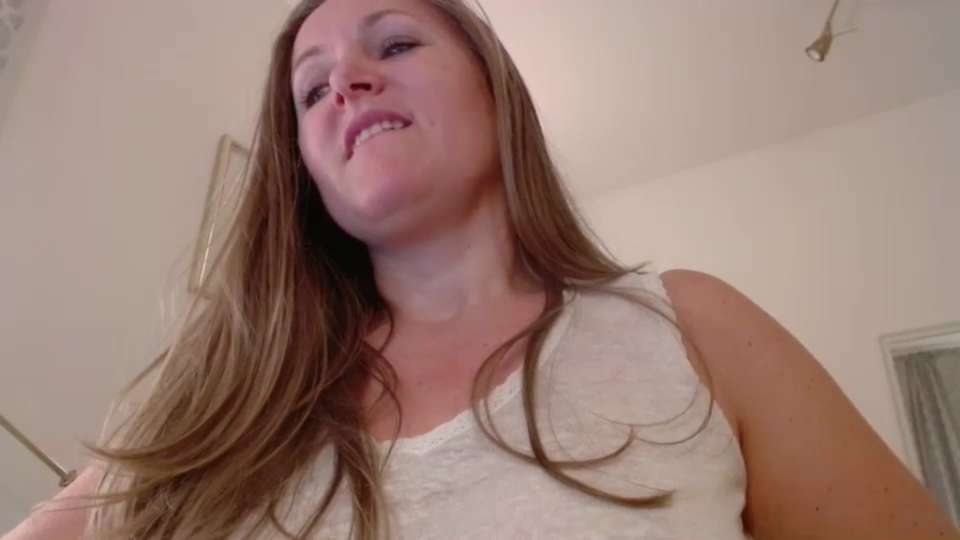 Gallery image thumbnail from JustLily's myfreecams stream on, 10/03/2025, 24:03 image 7 of 20