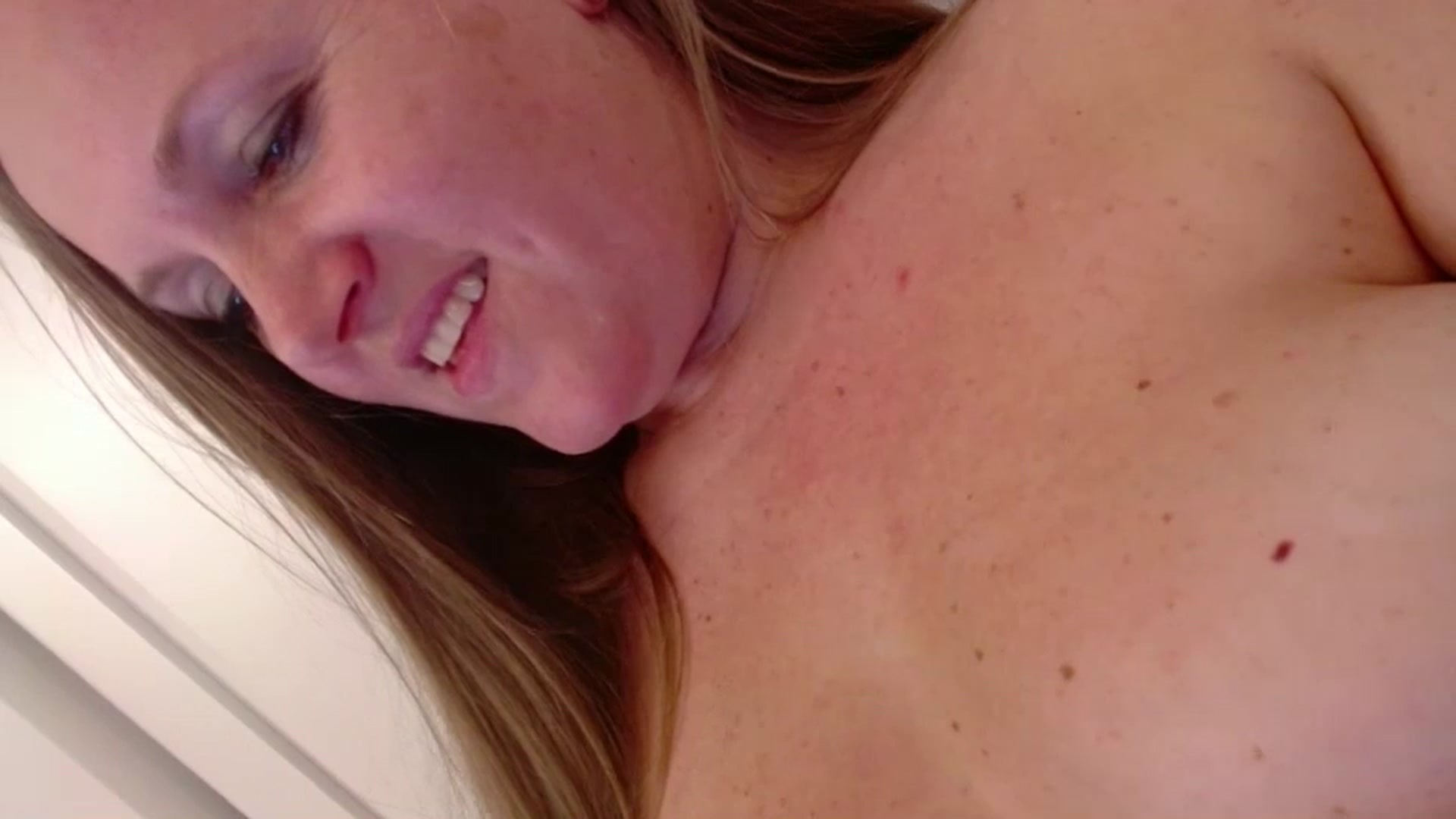 Gallery image thumbnail from JustLily's myfreecams stream on, 10/06/2025, 19:09 image 19 of 20