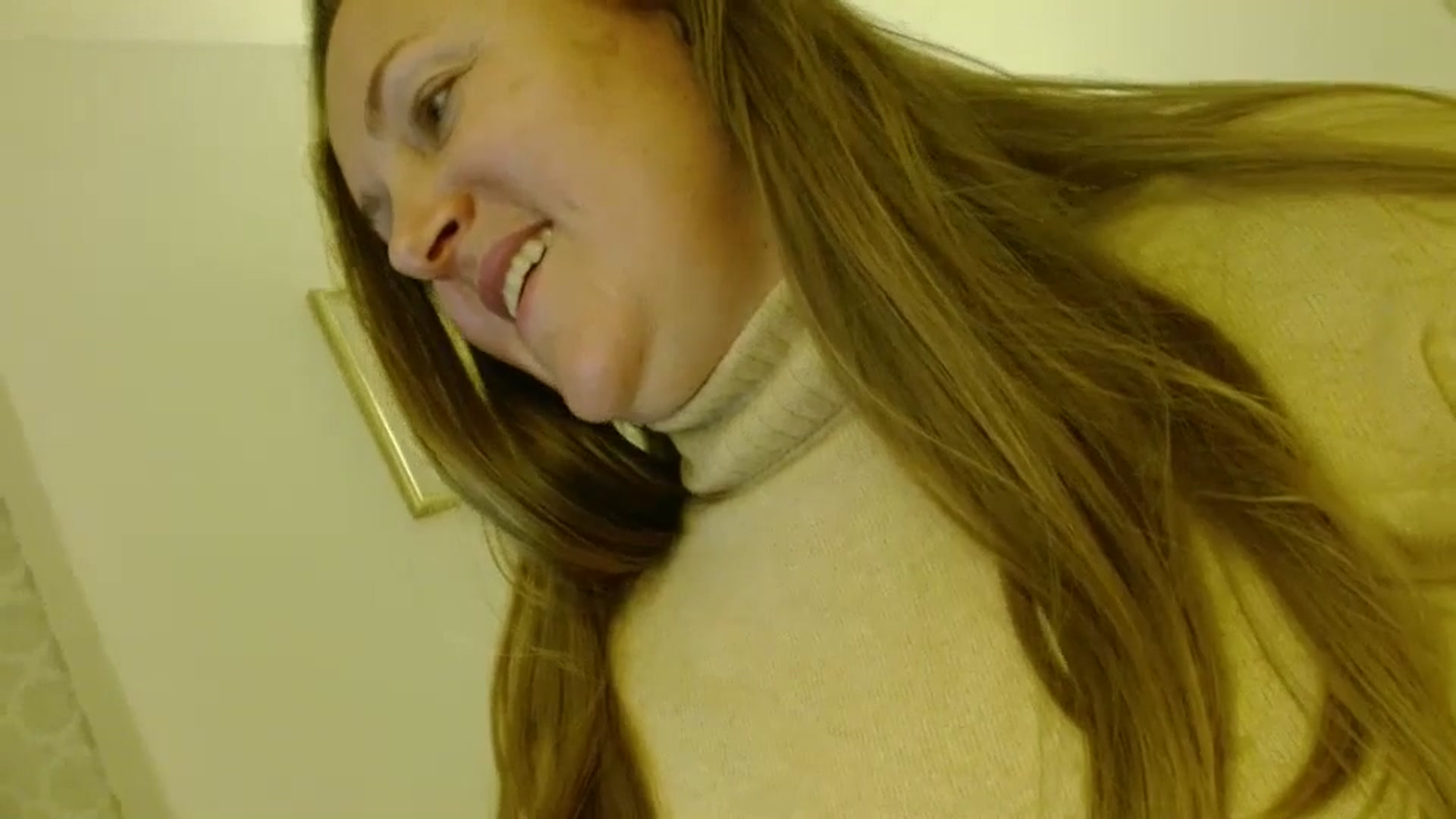 Gallery image thumbnail from JustLily's myfreecams stream on, 11/02/2025, 24:02 image 19 of 20