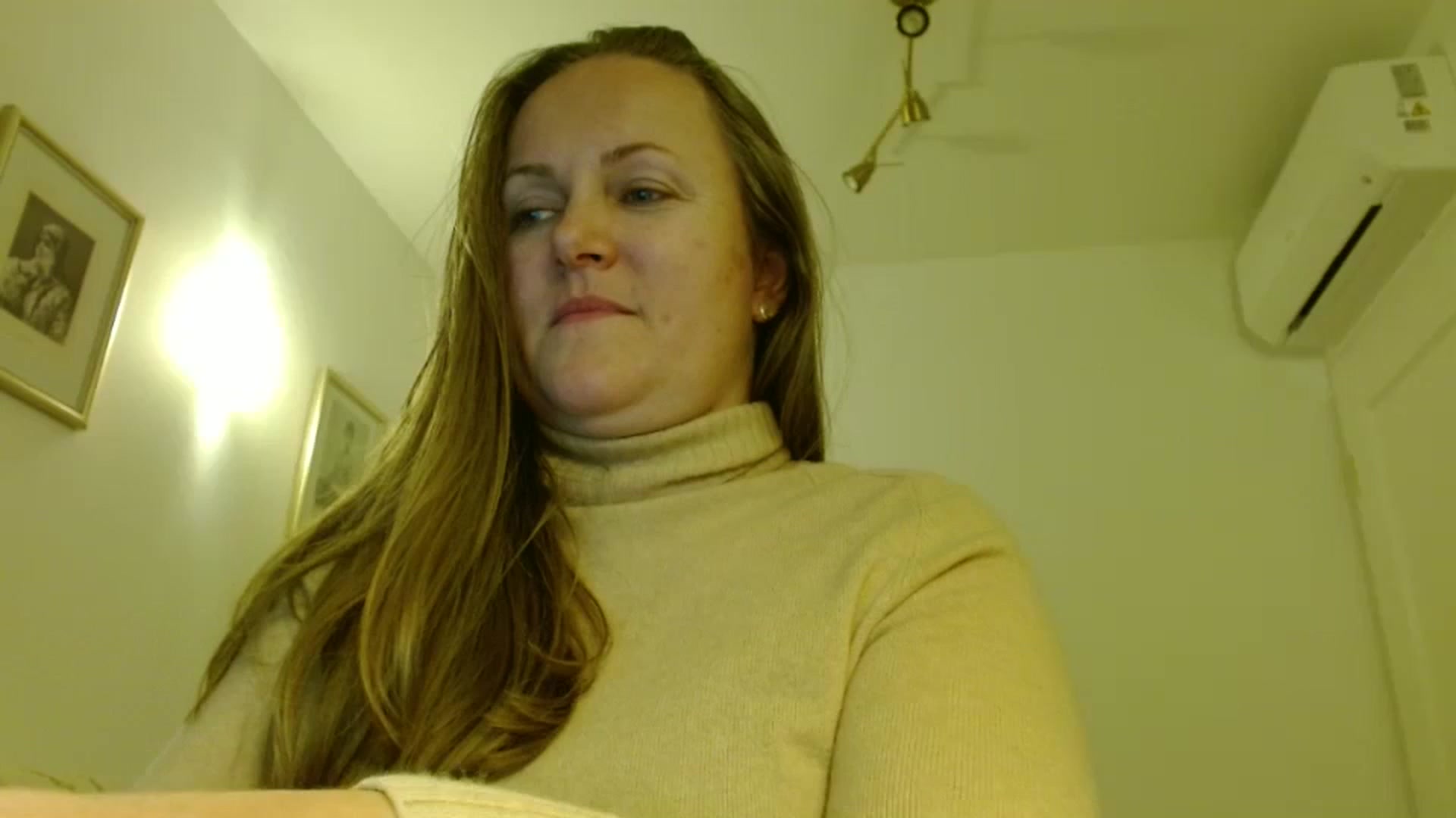Gallery image thumbnail from JustLily's myfreecams stream on, 11/02/2025, 24:02 image 15 of 20