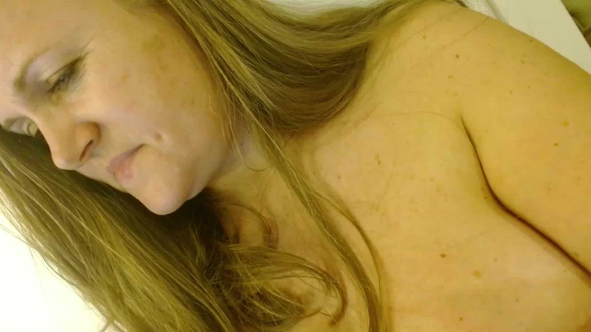 Gallery image thumbnail from JustLily's myfreecams stream on, 11/14/2025, 24:03 image 19 of 20