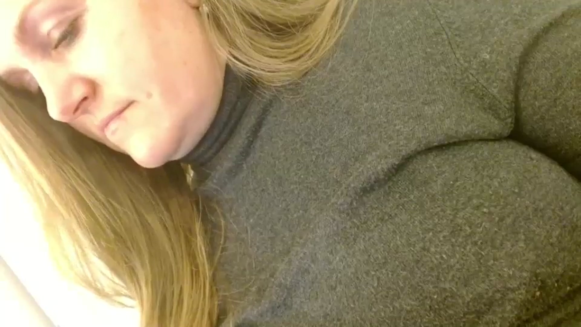 Gallery image thumbnail from JustLily's myfreecams stream on, 12/05/2025, 23:57 image 19 of 20
