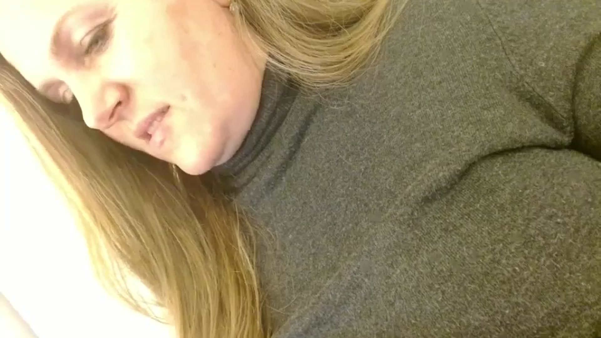 Gallery image thumbnail from JustLily's myfreecams stream on, 12/05/2025, 23:57 image 16 of 20