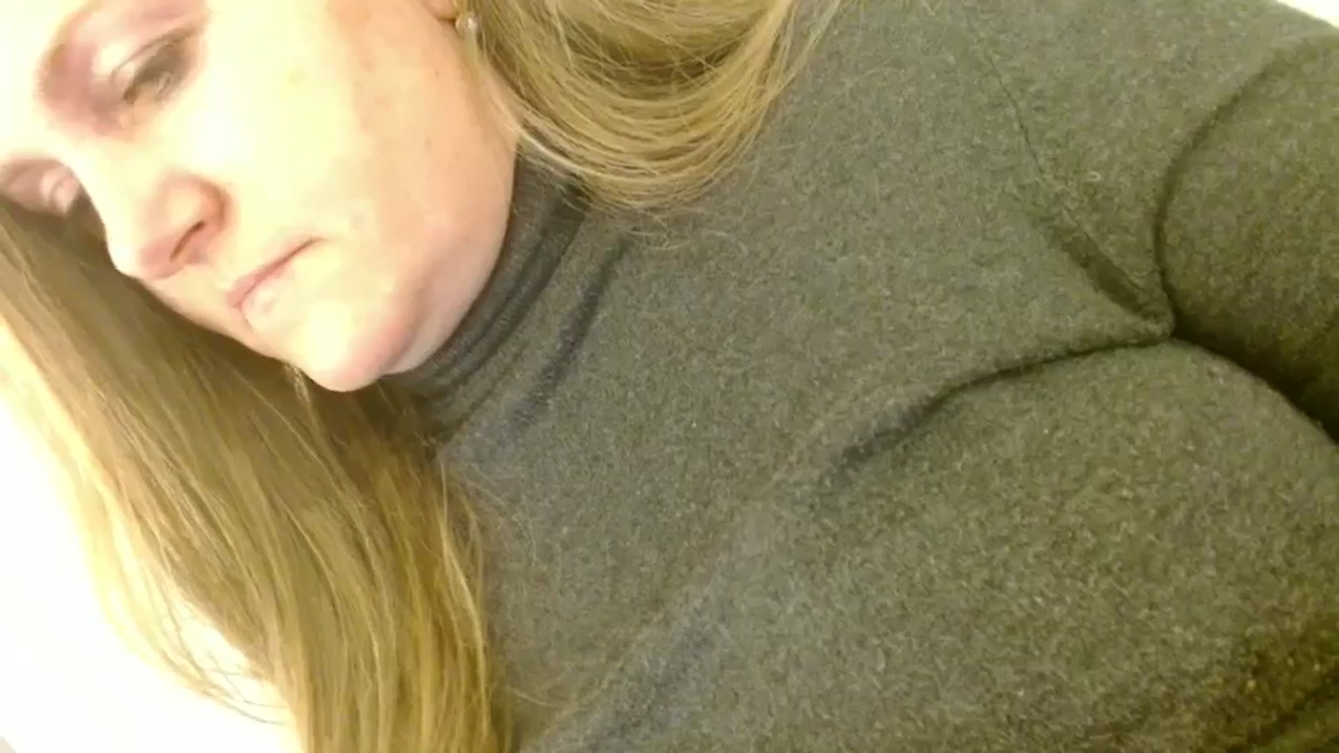 Gallery image thumbnail from JustLily's myfreecams stream on, 12/05/2025, 23:57 image 15 of 20