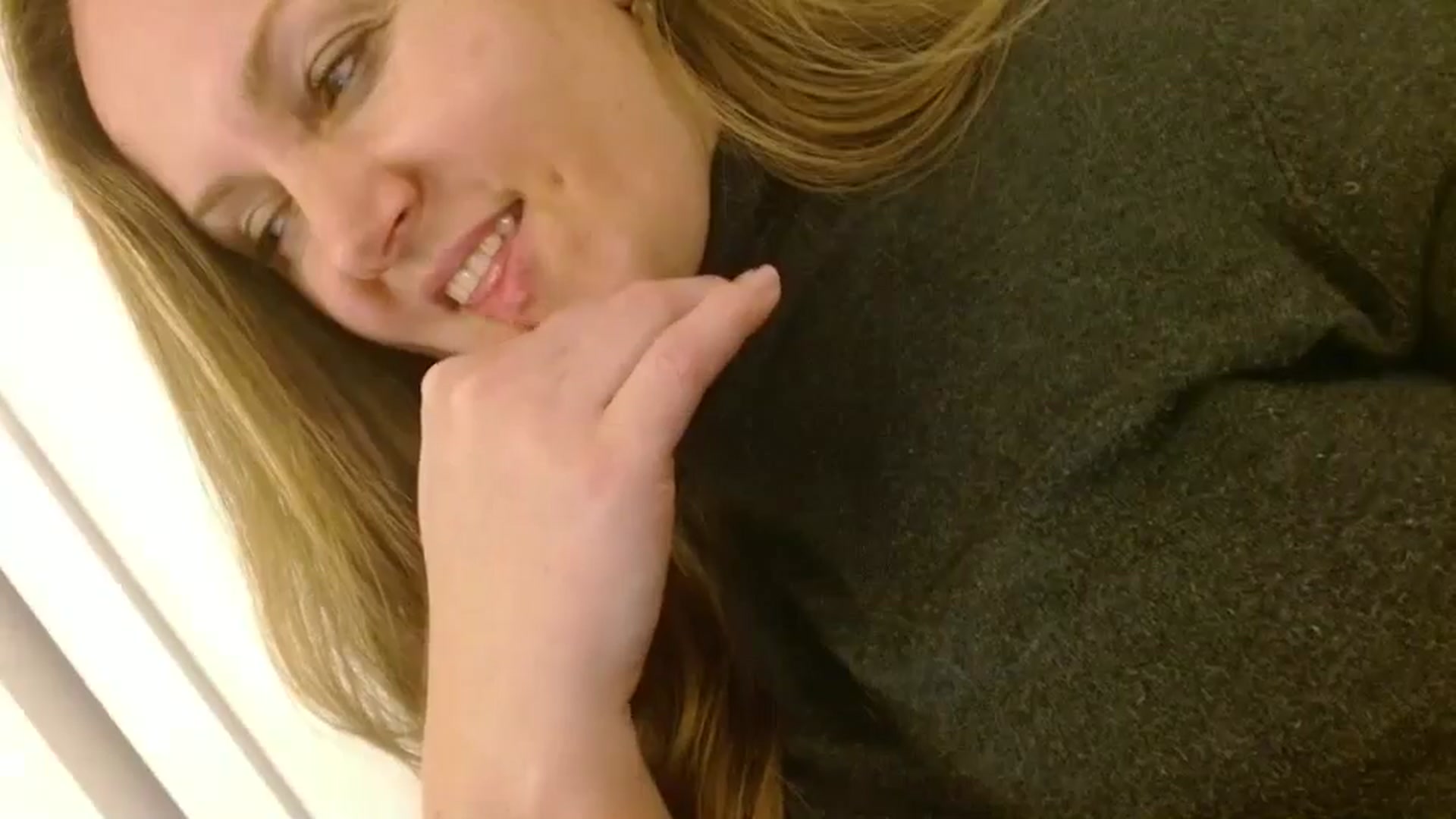 Gallery image thumbnail from JustLily's myfreecams stream on, 12/05/2025, 23:57 image 10 of 20