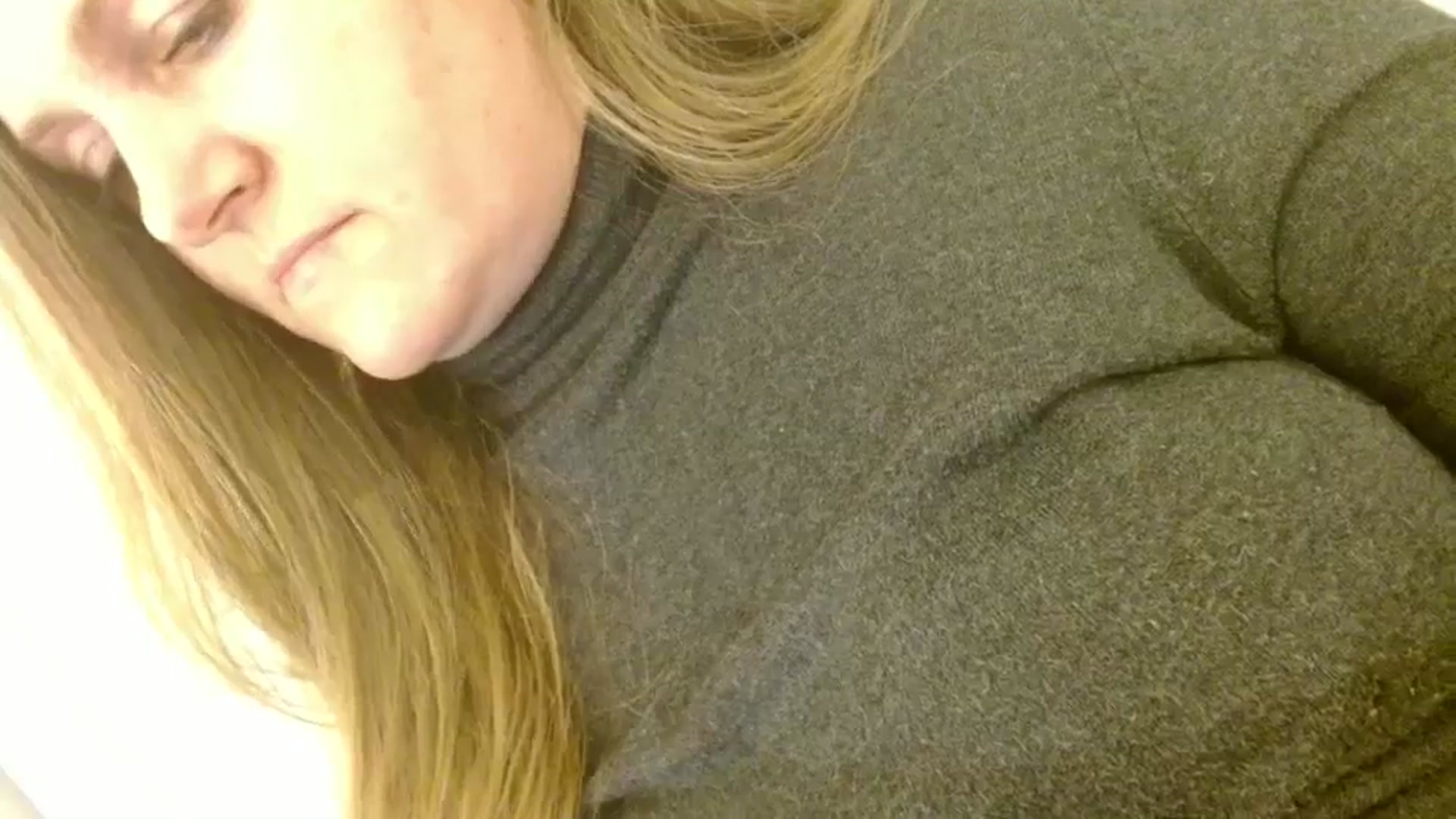 Gallery image thumbnail from JustLily's myfreecams stream on, 12/05/2025, 23:57 image 14 of 20