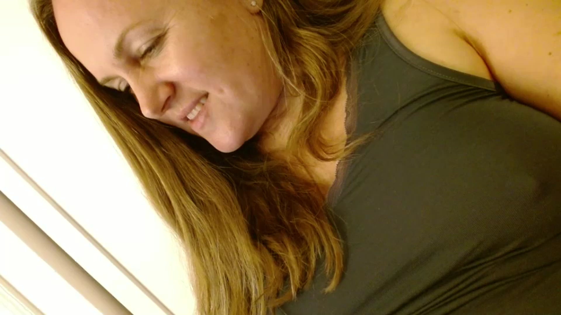 Gallery image thumbnail from JustLily's myfreecams stream on, 12/16/2025, 02:22 image 18 of 20