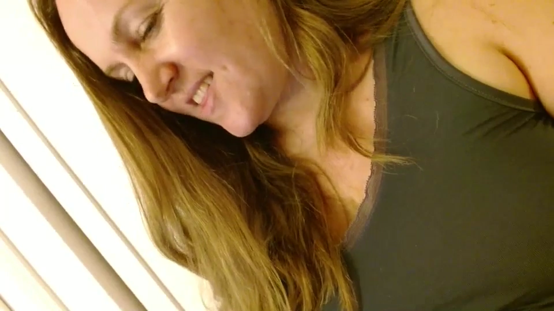 Gallery image thumbnail from JustLily's myfreecams stream on, 12/16/2025, 02:22 image 15 of 20
