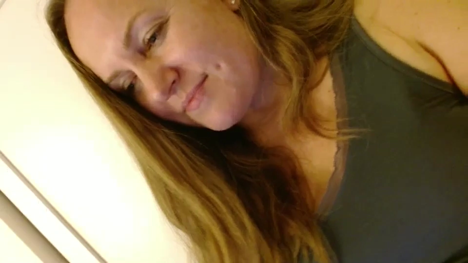 Gallery image thumbnail from JustLily's myfreecams stream on, 12/16/2025, 02:22 image 8 of 20