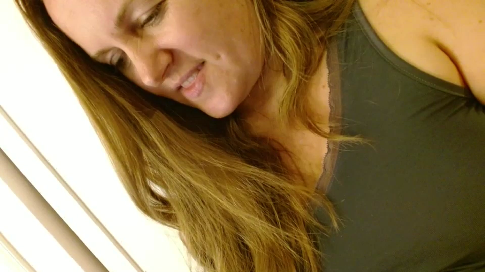 Gallery image thumbnail from JustLily's myfreecams stream on, 12/16/2025, 02:22 image 14 of 20