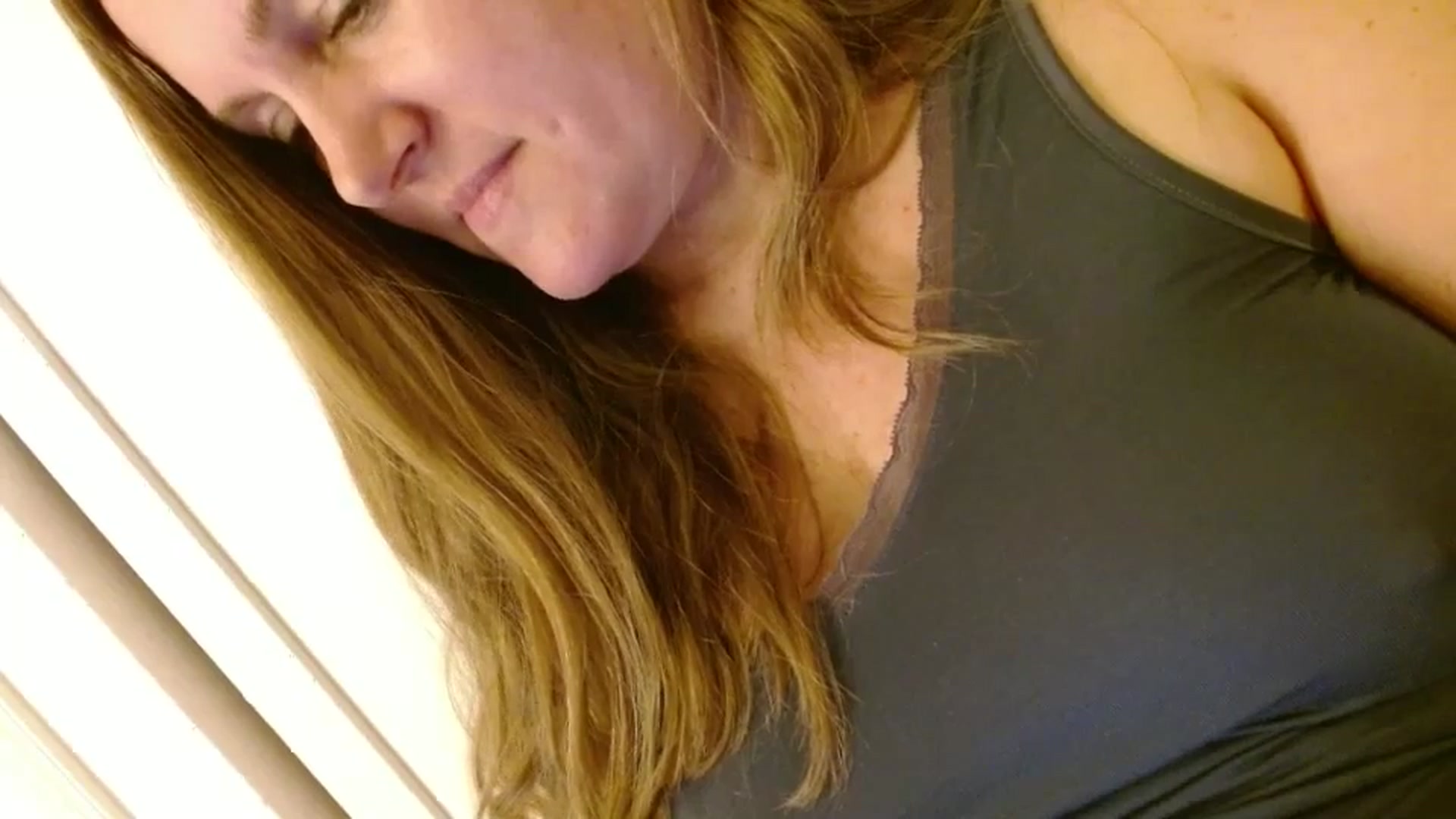 Gallery image thumbnail from JustLily's myfreecams stream on, 12/16/2025, 02:22 image 6 of 20
