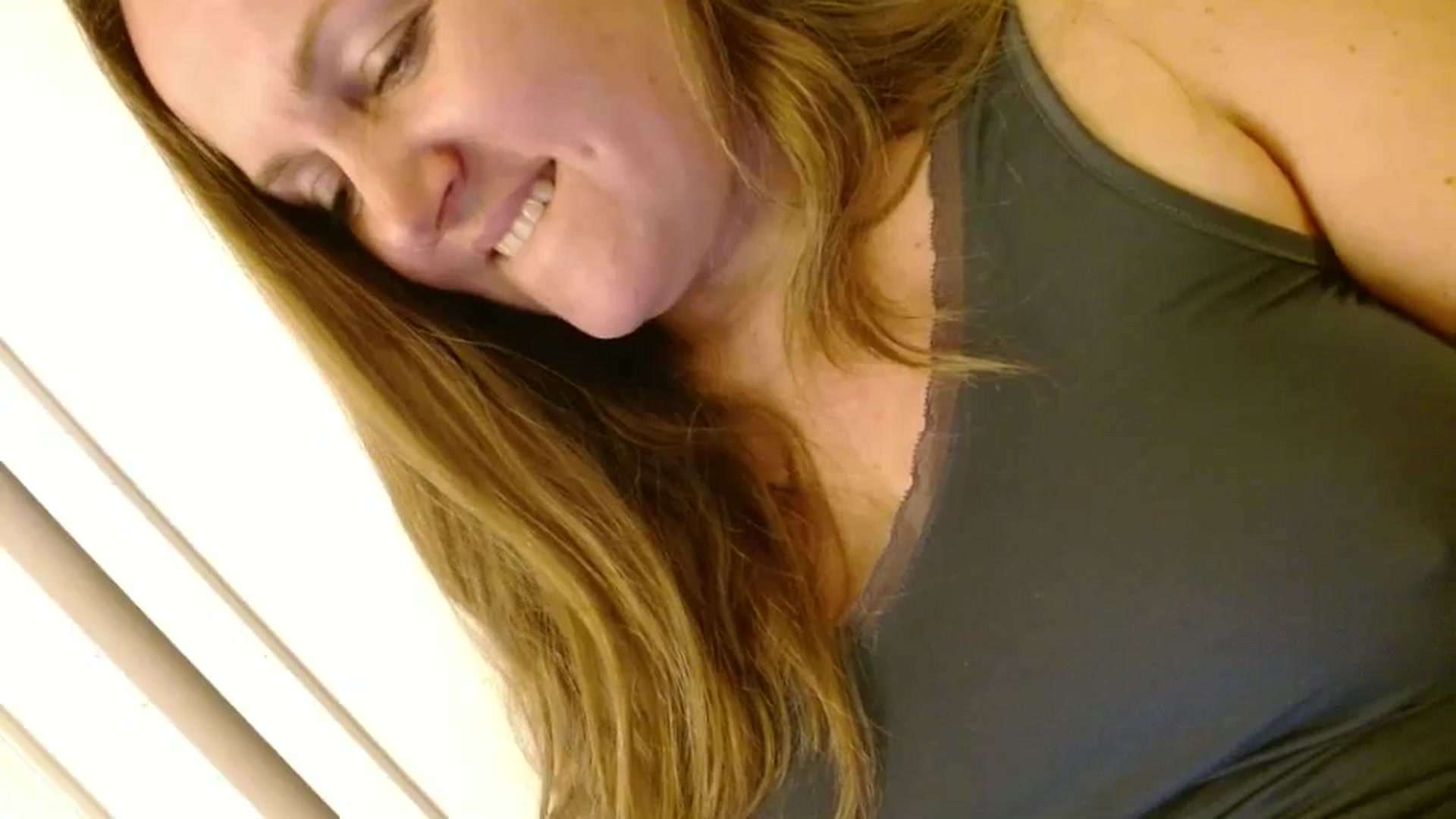 Gallery image thumbnail from JustLily's myfreecams stream on, 12/16/2025, 02:22 image 5 of 20