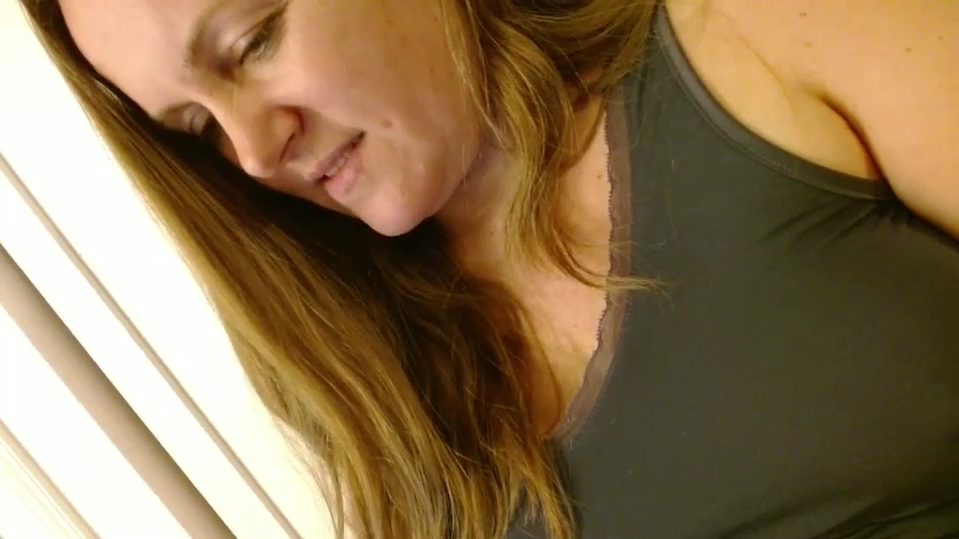 Gallery image thumbnail from JustLily's myfreecams stream on, 12/16/2025, 02:22 image 10 of 20