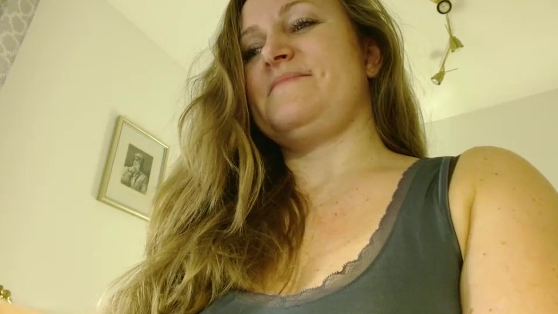 Gallery image thumbnail from JustLily's myfreecams stream on, 12/17/2025, 21:28 image 19 of 20