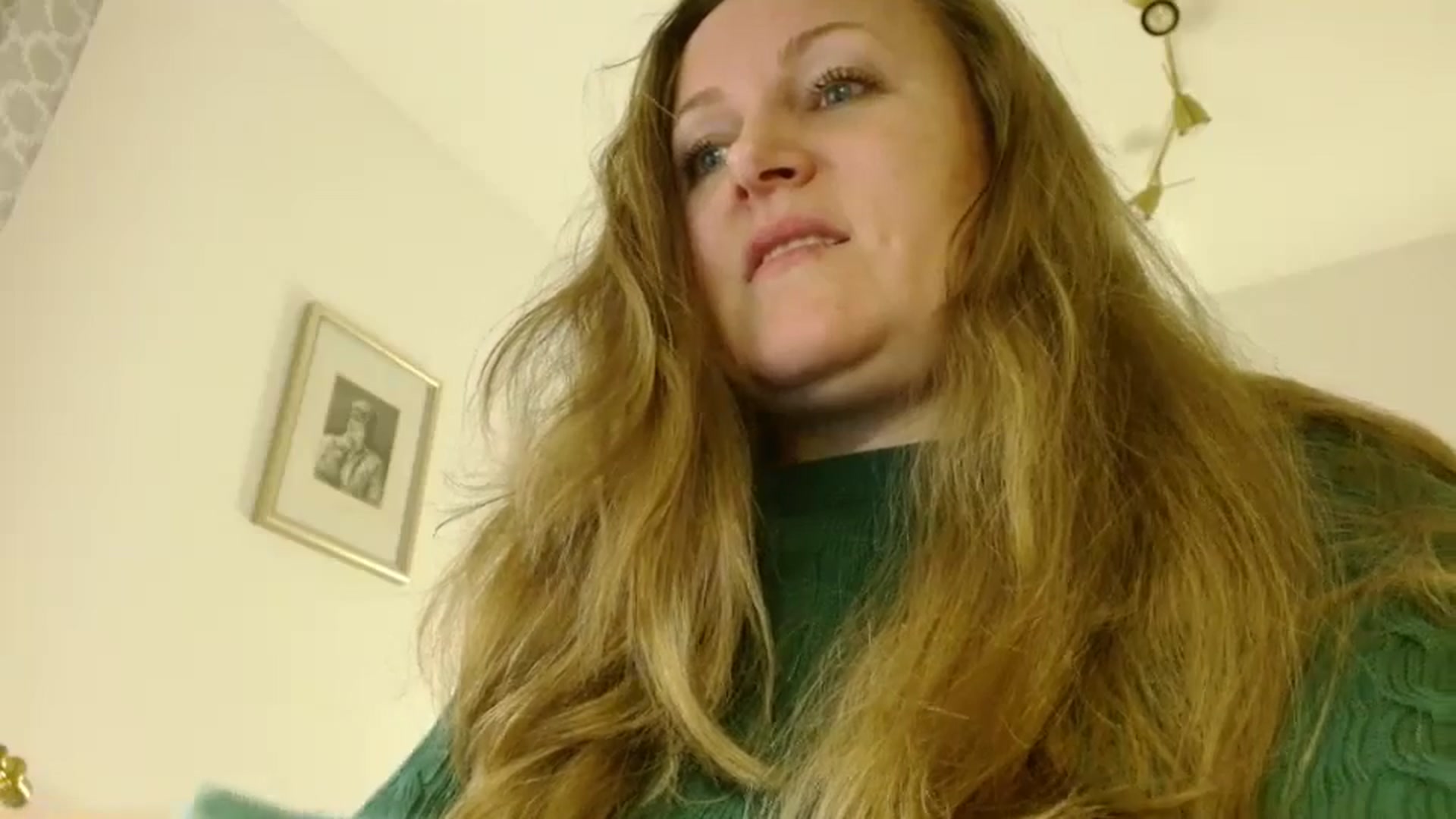 Gallery image thumbnail from JustLily's myfreecams stream on, 12/17/2025, 21:28 image 6 of 20