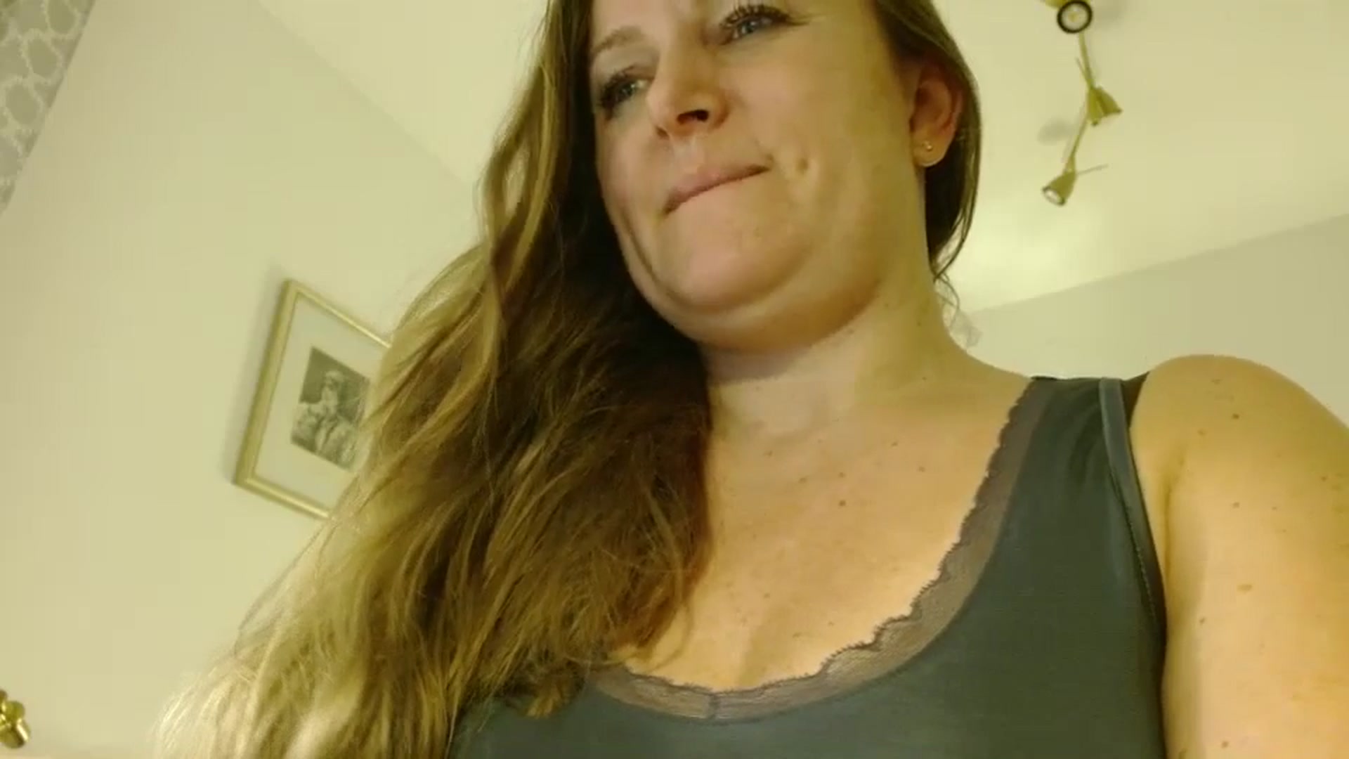 Gallery image thumbnail from JustLily's myfreecams stream on, 12/17/2025, 21:28 image 9 of 20