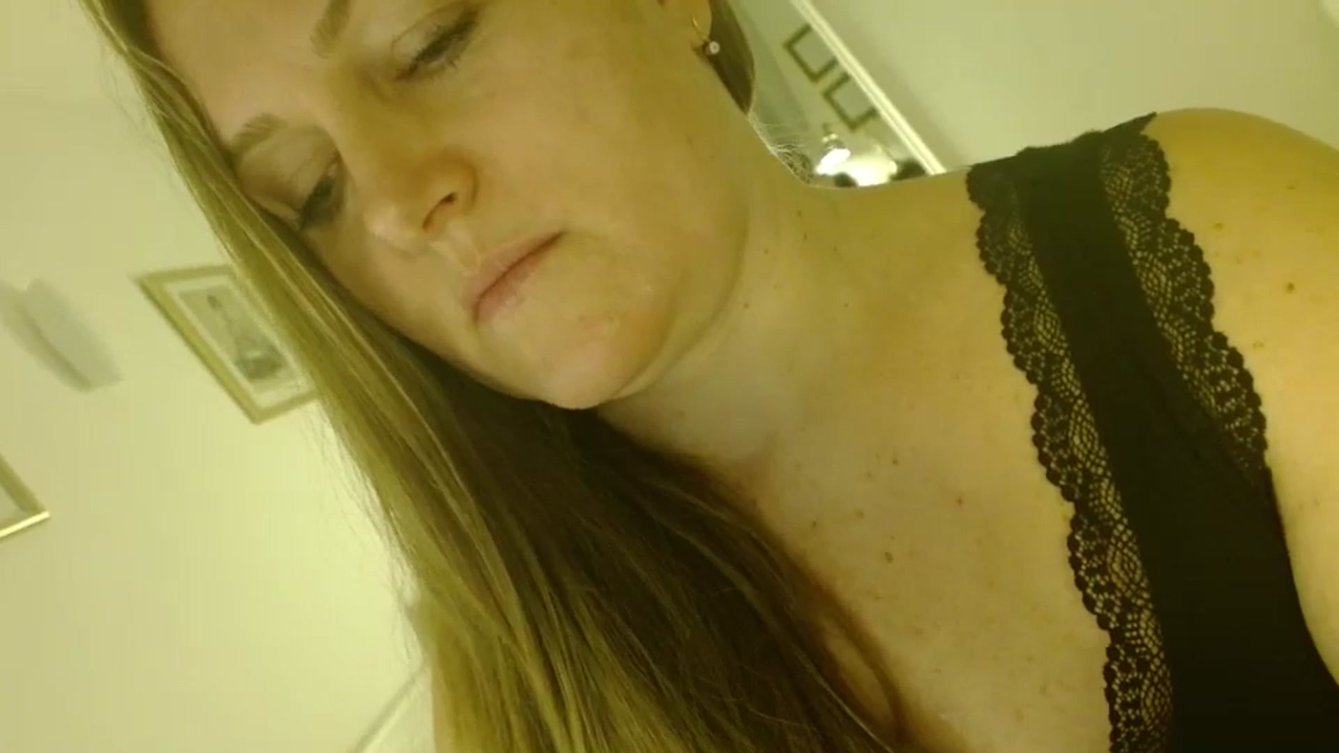Gallery image thumbnail from JustLily's myfreecams stream on, 01/21/2026, 20:50 image 14 of 20