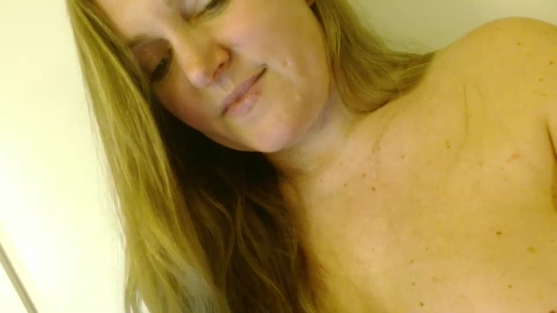 Gallery image thumbnail from JustLily's myfreecams stream on, 02/03/2026, 24:00 image 13 of 20