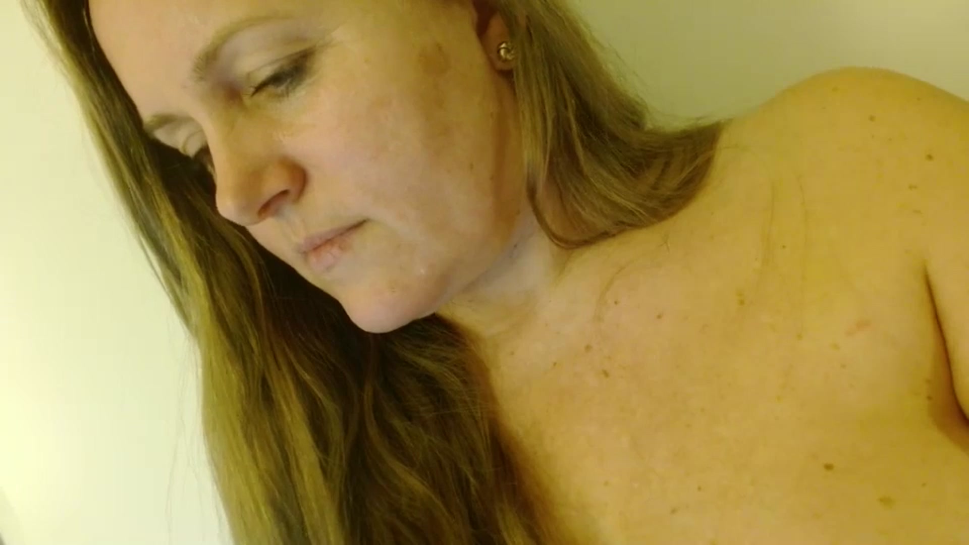 Gallery image thumbnail from JustLily's myfreecams stream on, 02/03/2026, 24:00 image 16 of 20