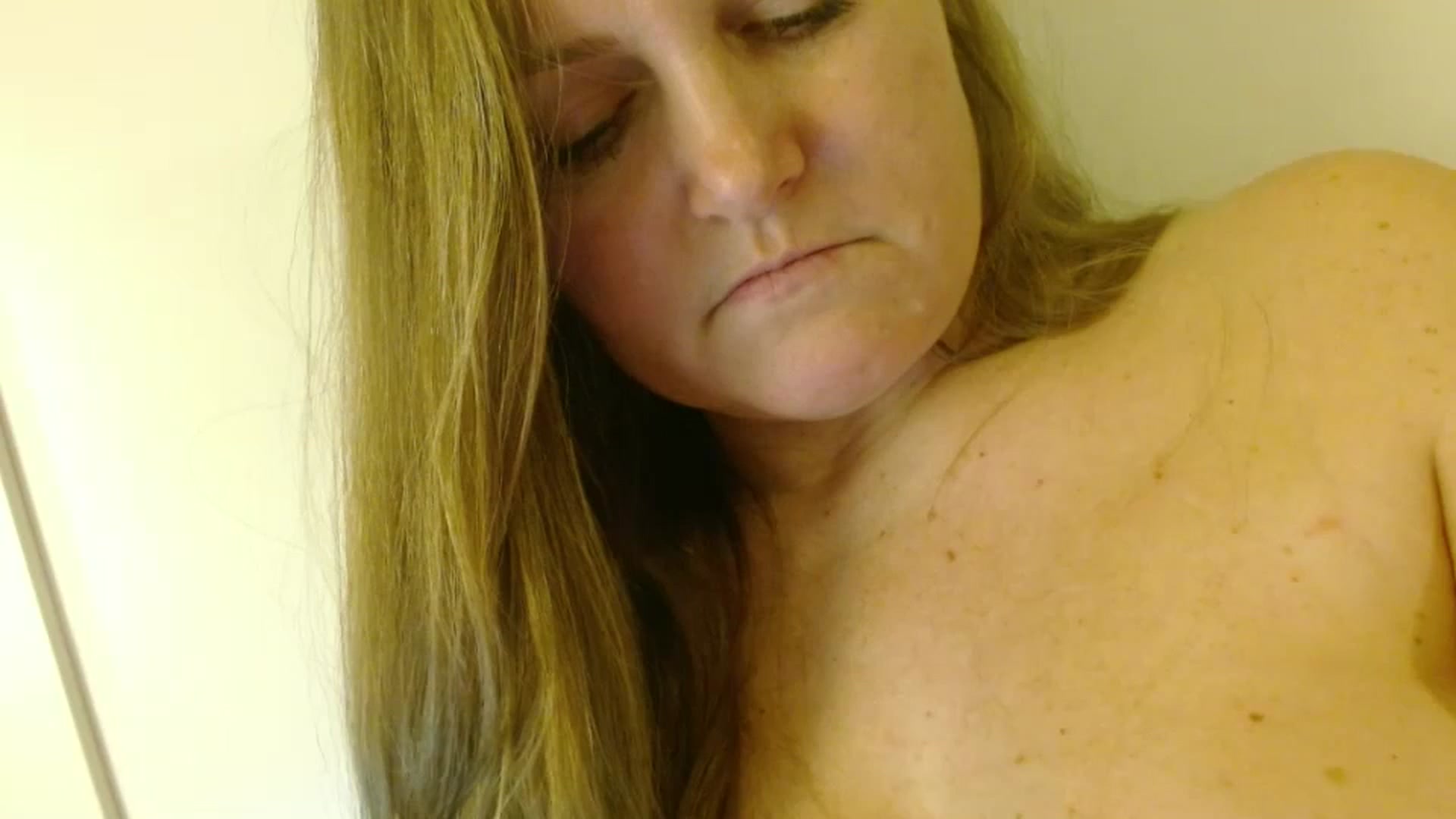 Gallery image thumbnail from JustLily's myfreecams stream on, 02/03/2026, 24:14 image 1 of 20