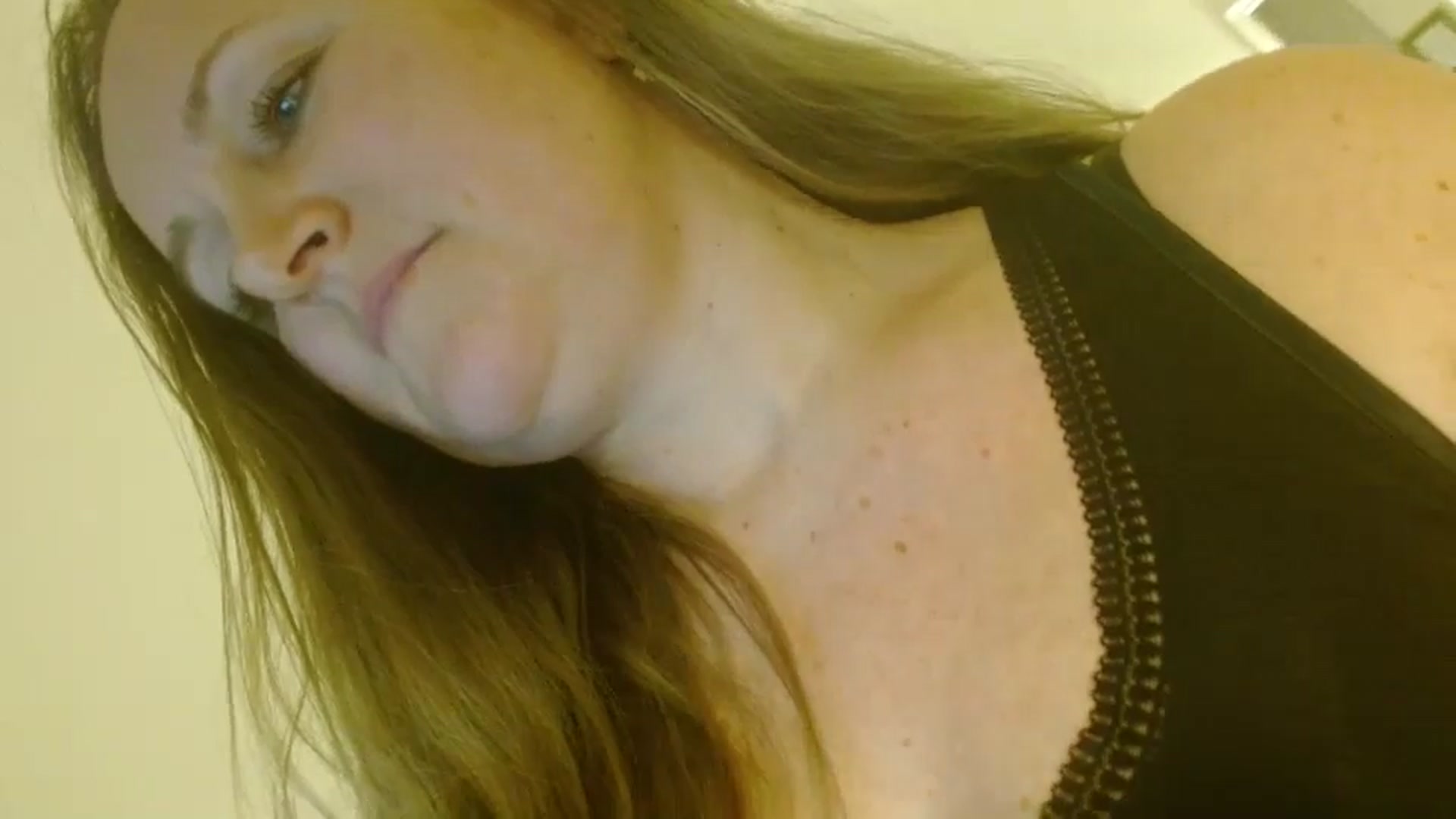 Gallery image thumbnail from JustLily's myfreecams stream on, 02/06/2026, 23:27 image 19 of 20