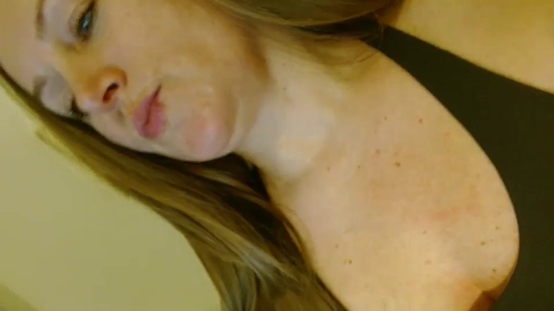 Gallery image thumbnail from JustLily's myfreecams stream on, 02/17/2026, 21:31 image 3 of 20