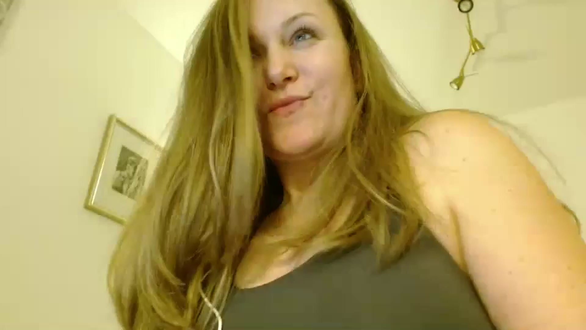 Gallery image thumbnail from JustLily's myfreecams stream on, 02/17/2026, 21:31 image 19 of 20