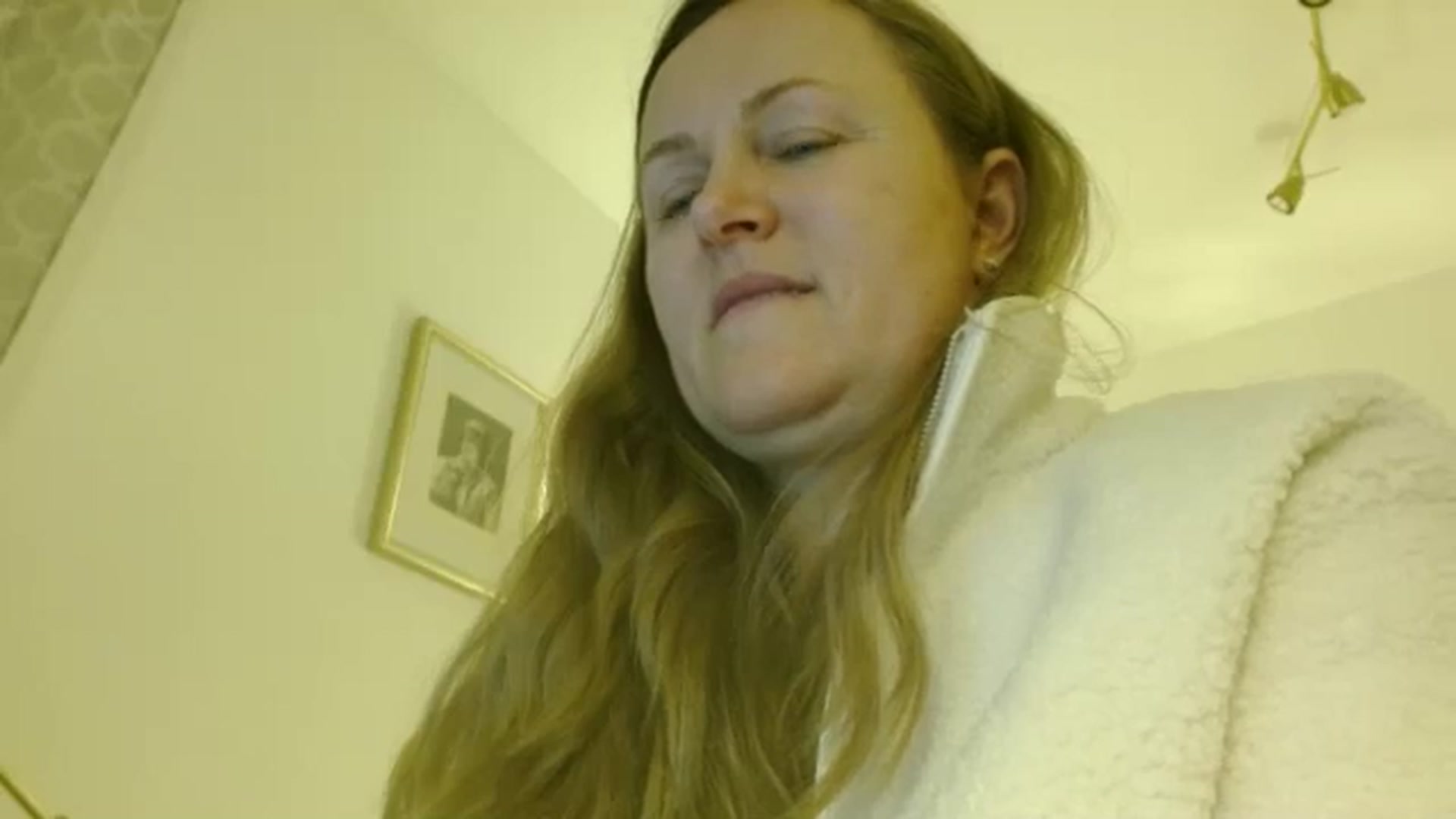 Gallery image thumbnail from JustLily's myfreecams stream on, 03/16/2026, 23:23 image 7 of 20