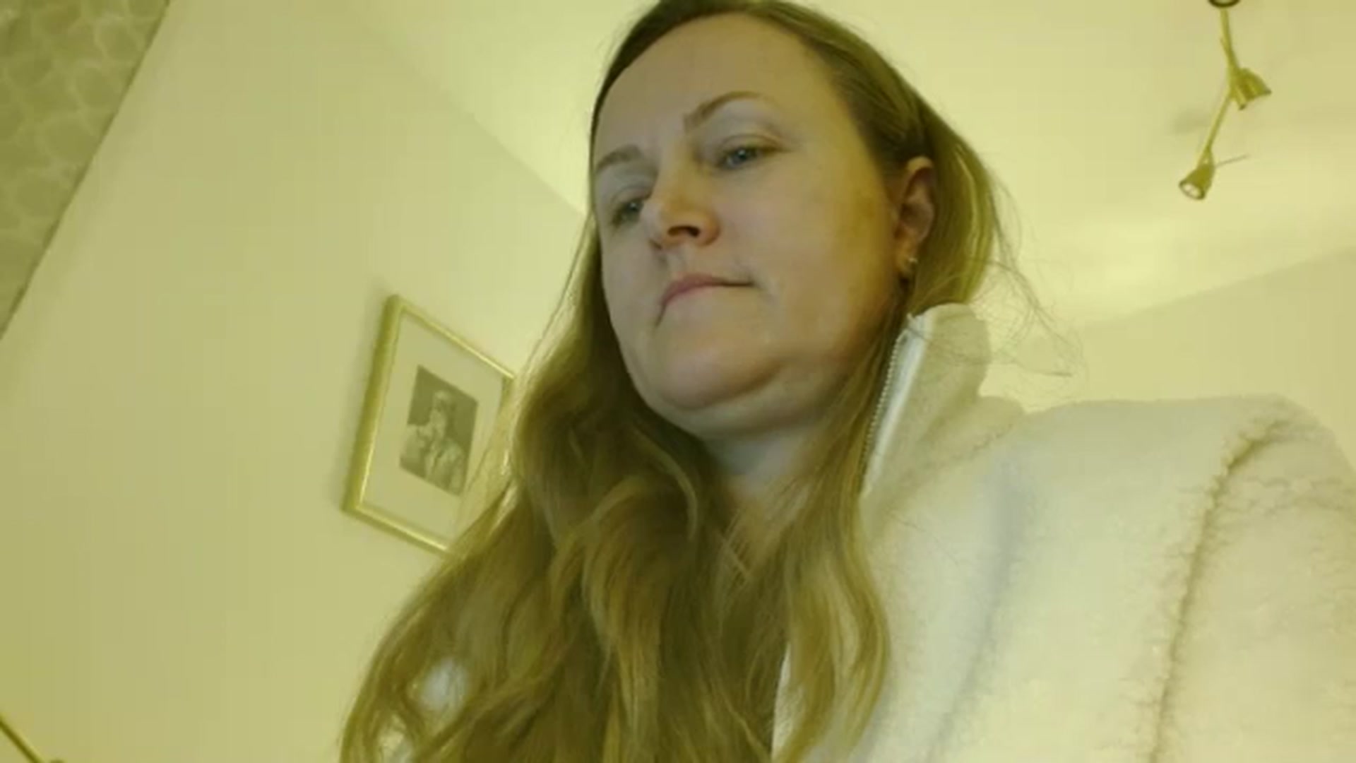 Gallery image thumbnail from JustLily's myfreecams stream on, 03/16/2026, 23:23 image 11 of 20