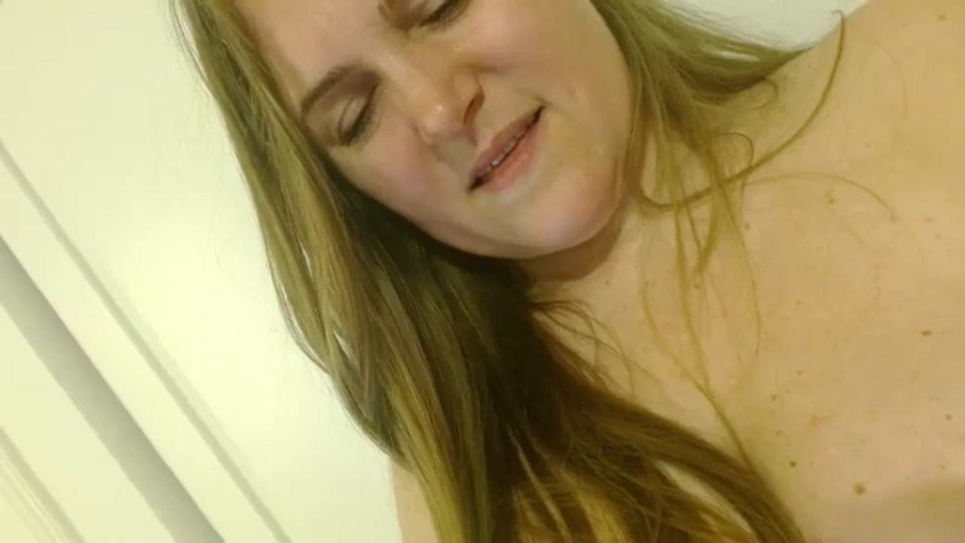 Gallery image thumbnail from JustLily's myfreecams stream on, 04/08/2026, 18:35 image 11 of 20
