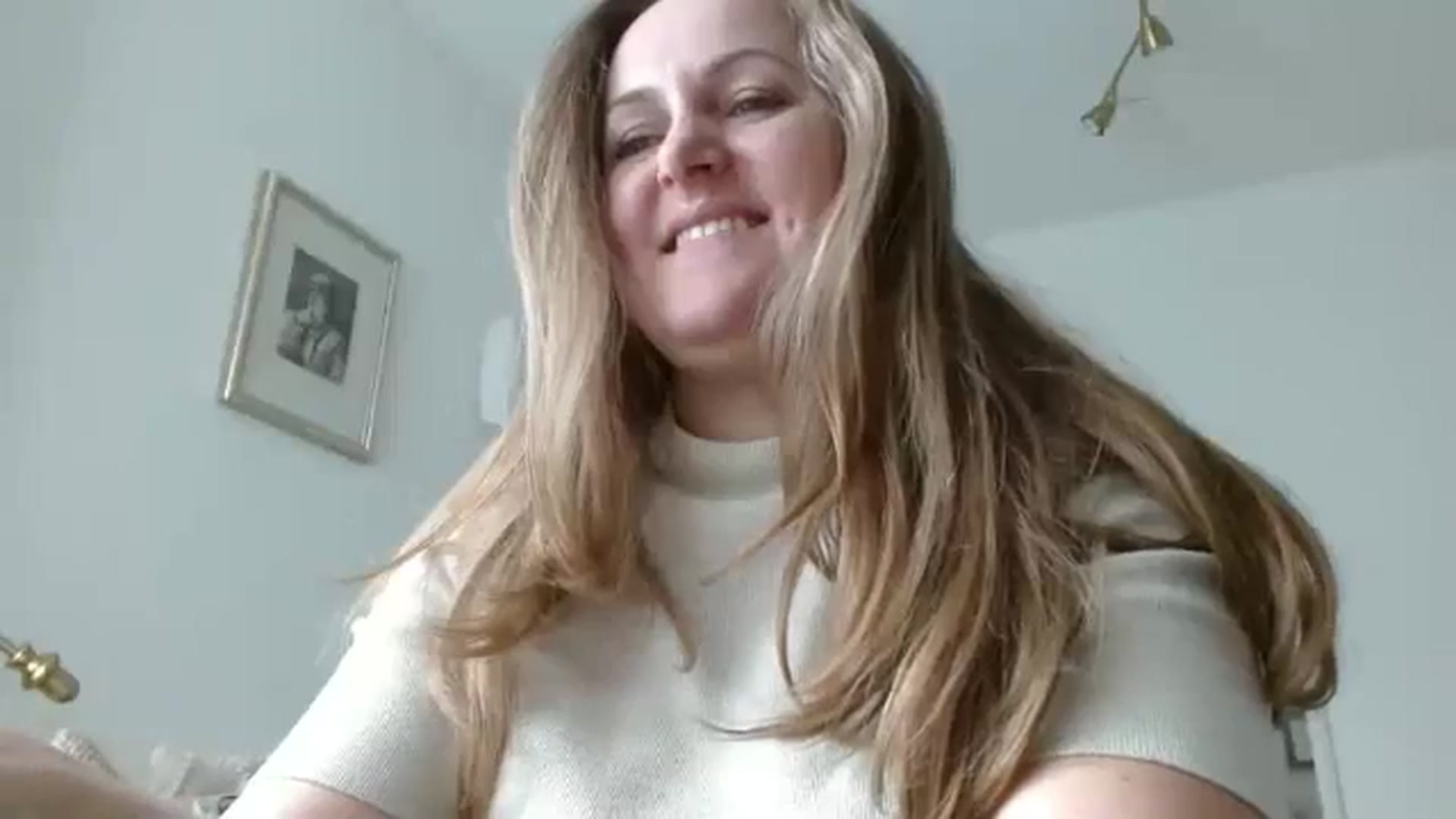 Gallery image thumbnail from JustLily's myfreecams stream on, 04/10/2026, 11:39 image 18 of 20