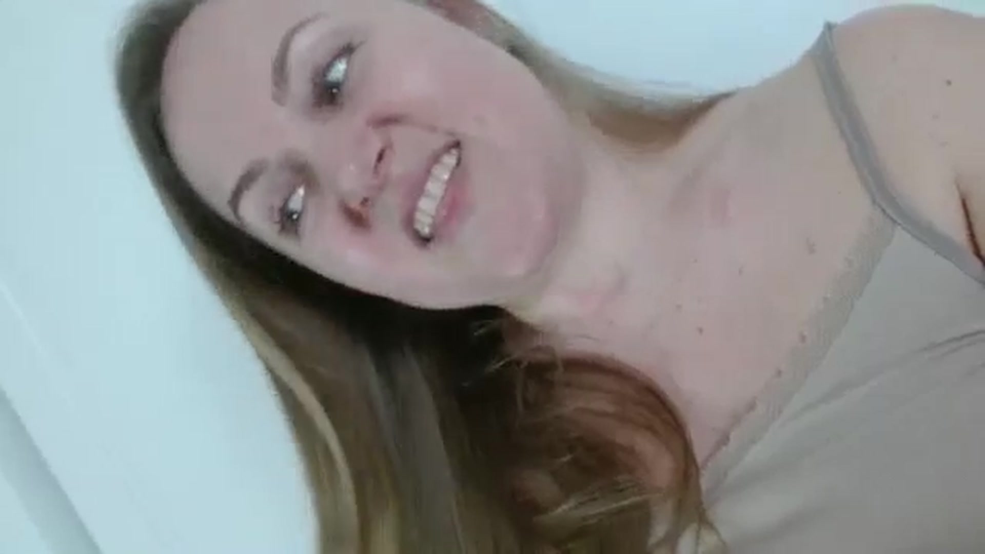 Gallery image thumbnail from JustLily's myfreecams stream on, 04/15/2026, 17:07 image 4 of 20