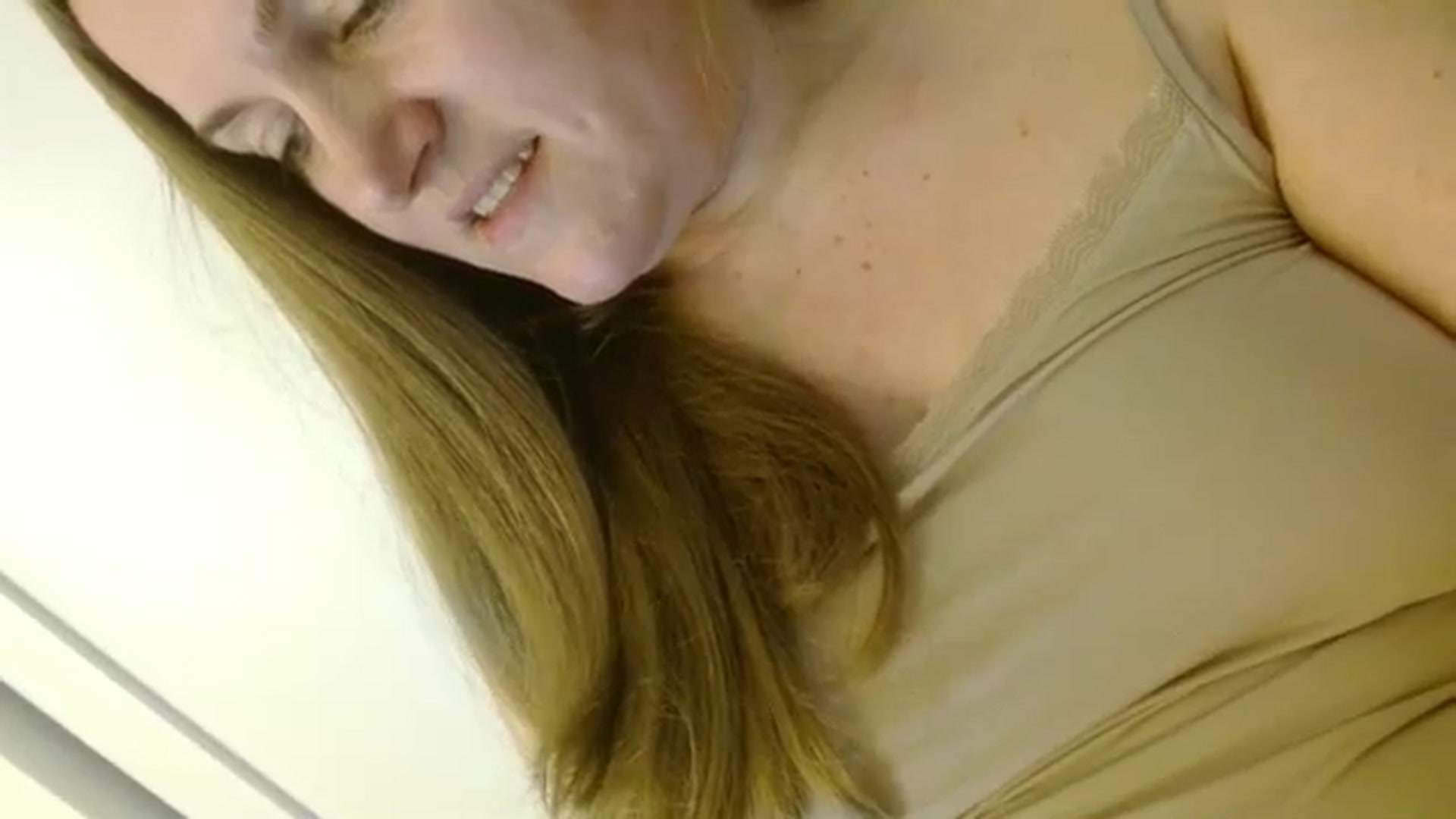 Gallery image thumbnail from JustLily's myfreecams stream on, 04/15/2026, 17:07 image 5 of 20