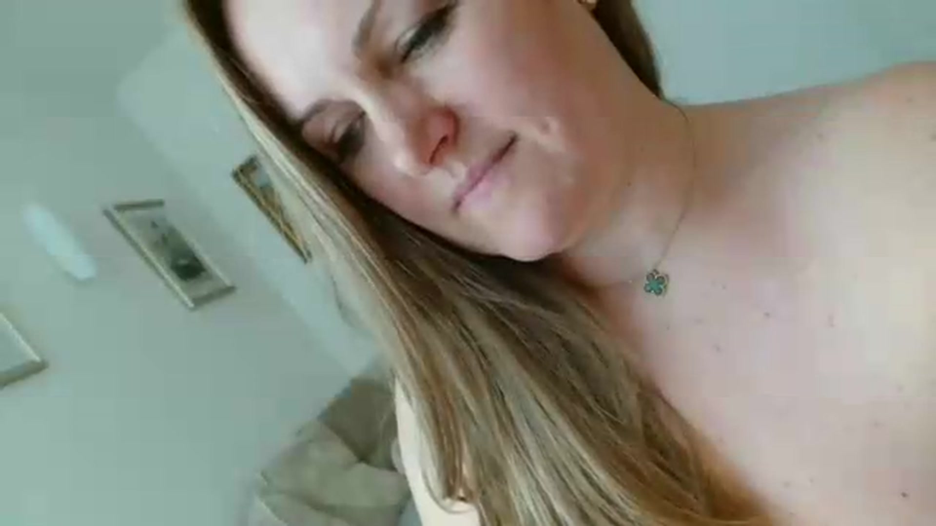 Gallery image thumbnail from JustLily's myfreecams stream on, 05/22/2026, 14:14 image 8 of 20