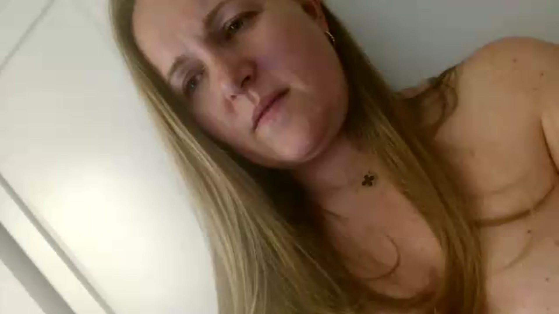 Gallery image thumbnail from JustLily's myfreecams stream on, 06/01/2026, 15:29 image 13 of 20