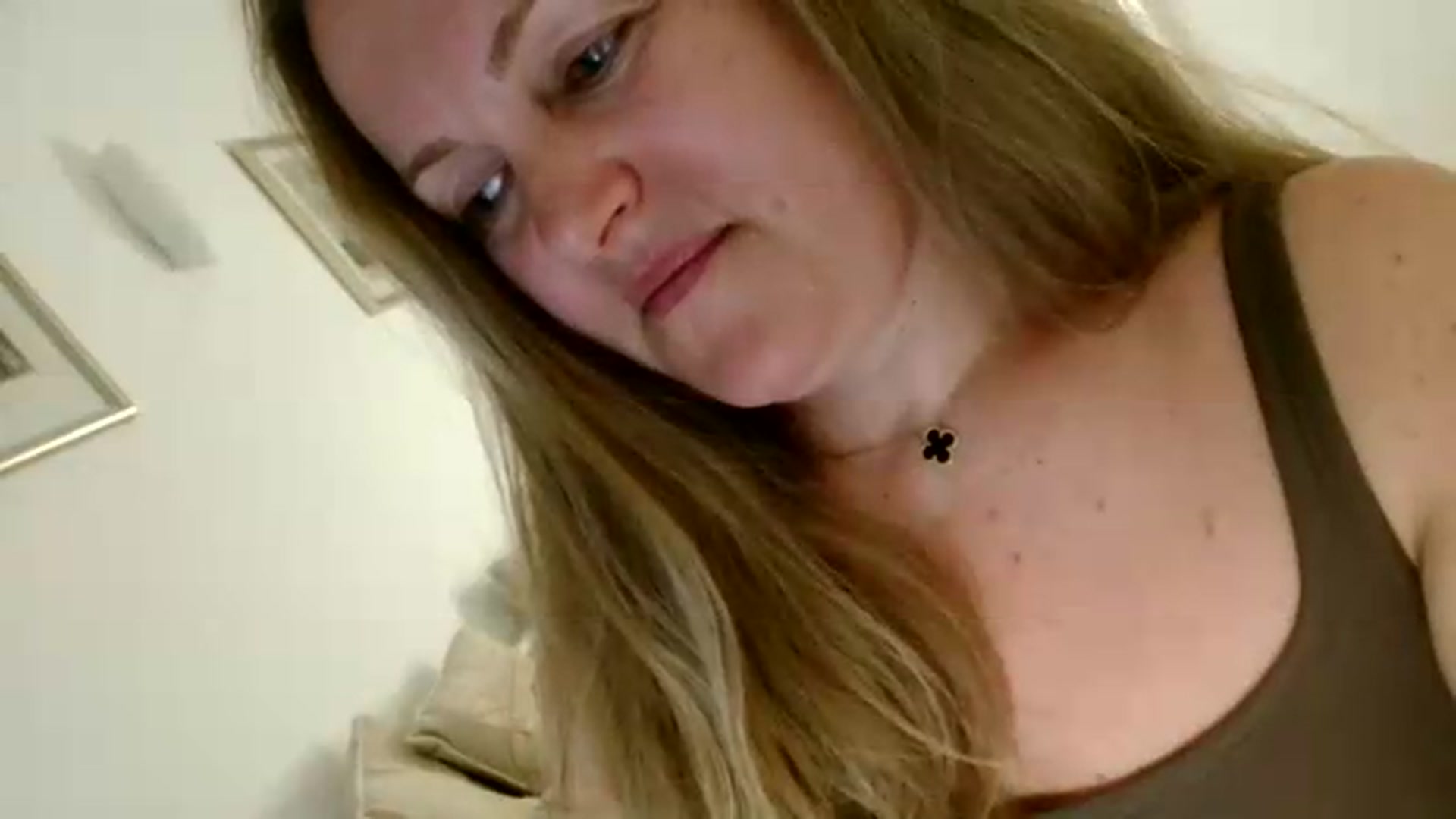 Gallery image thumbnail from JustLily's myfreecams stream on, 06/11/2026, 22:43 image 15 of 20