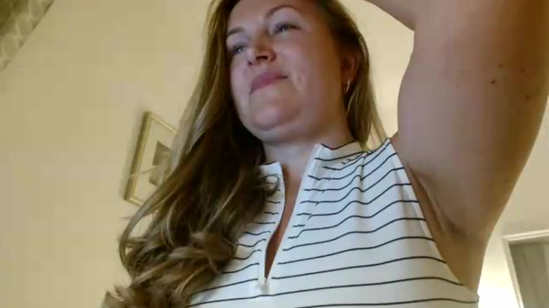 Gallery image thumbnail from JustLily's myfreecams stream on, 08/04/2026, 22:30 image 12 of 20
