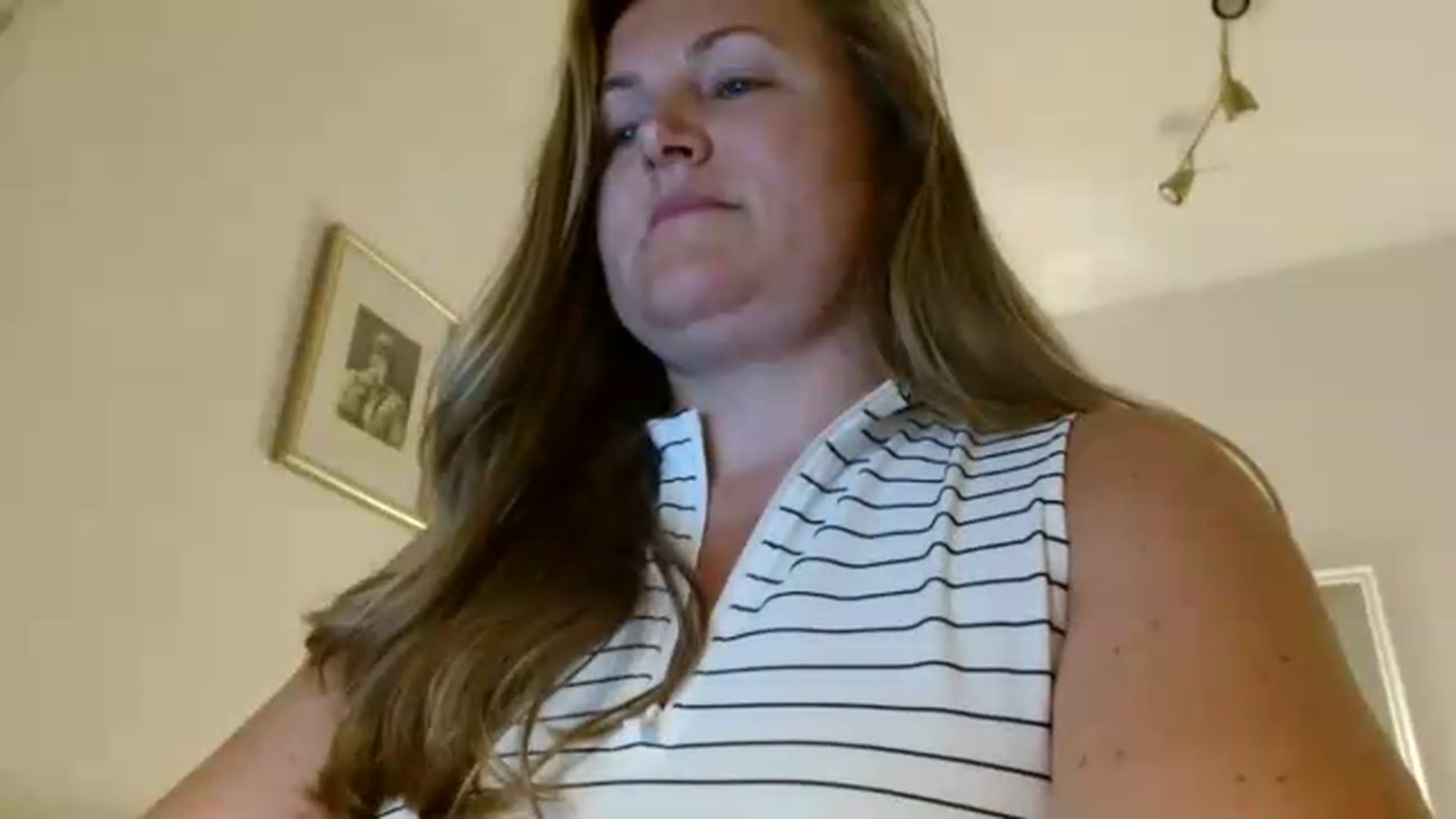 Gallery image thumbnail from JustLily's myfreecams stream on, 08/04/2026, 22:30 image 8 of 20
